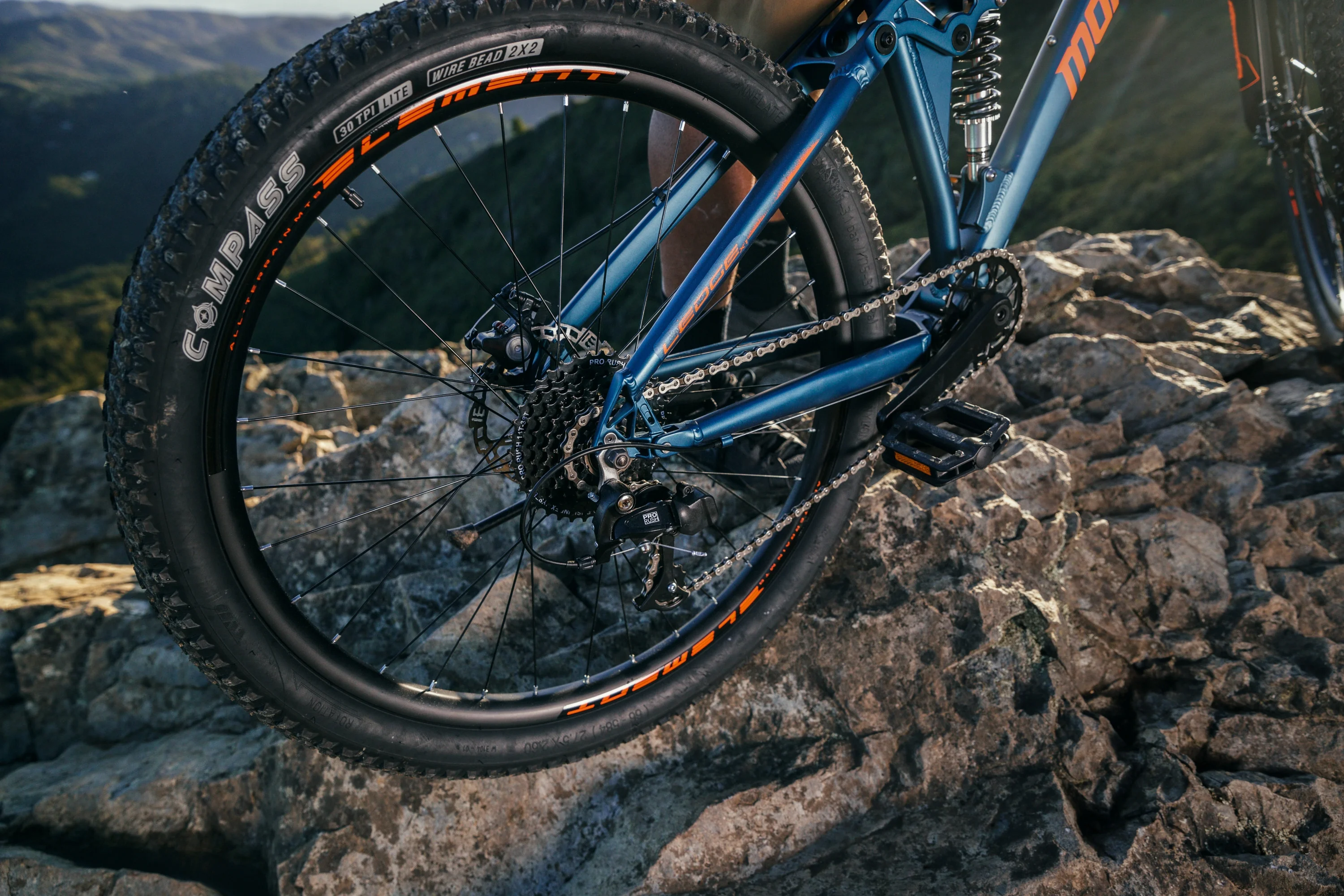 27 5" Ledge Mountain Bike, 7 Speeds, Teal Image 5