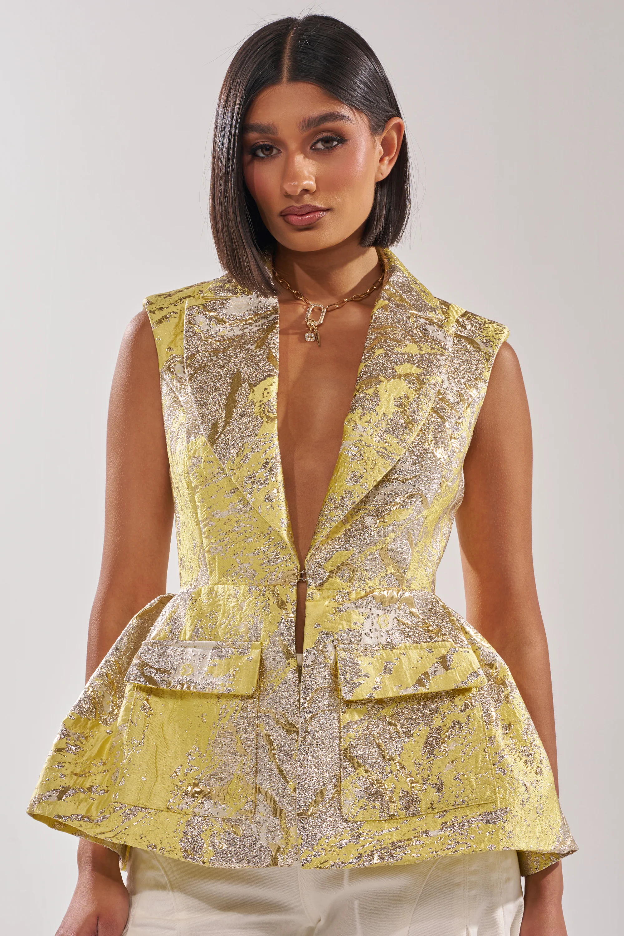 NAOMI BLAZER VEST IN BROCADE - Akira Store