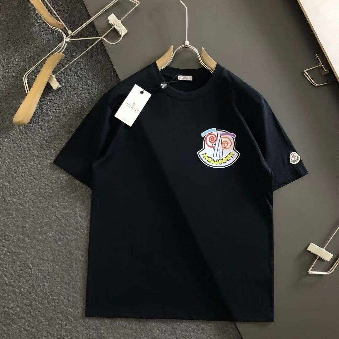 【Moncler 】（モンクレール）男女兼用、ご好評に付き再入荷！半袖Tシャツ