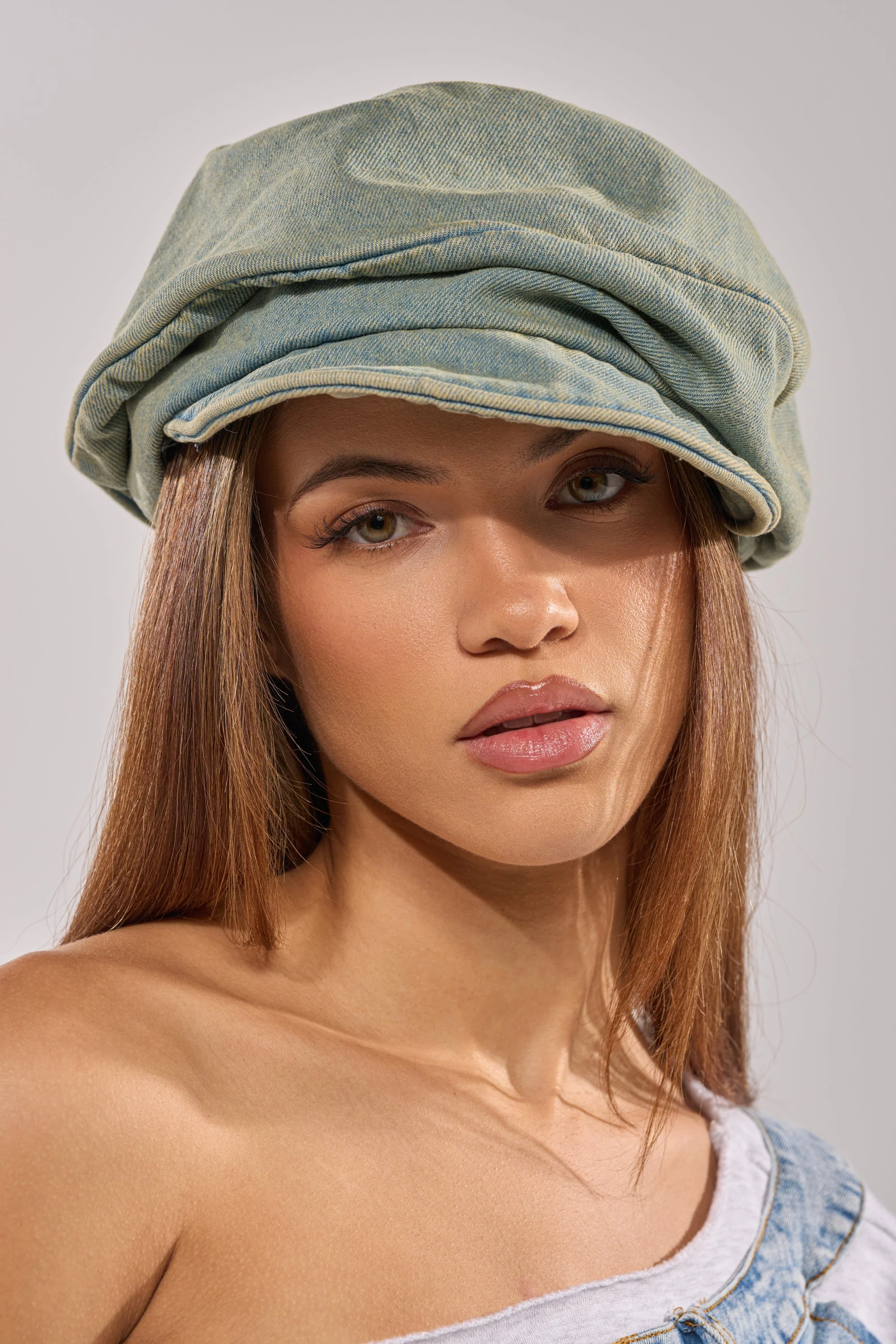 IT GURL SLOUCH DENIM HAT - Akira Store
