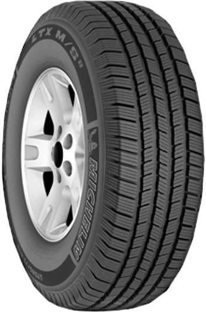 Defender Ltx M/s All-season /60R20/E 121/118R Tire