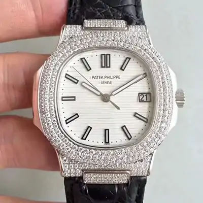 Patek Philippe Nautilus Jumbo 5719 / 1G-001 White Dial