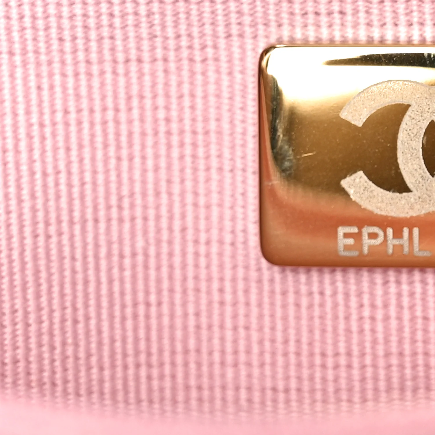 Caviar Quilted Textured CC Wallet on Chain WOC Light Pink