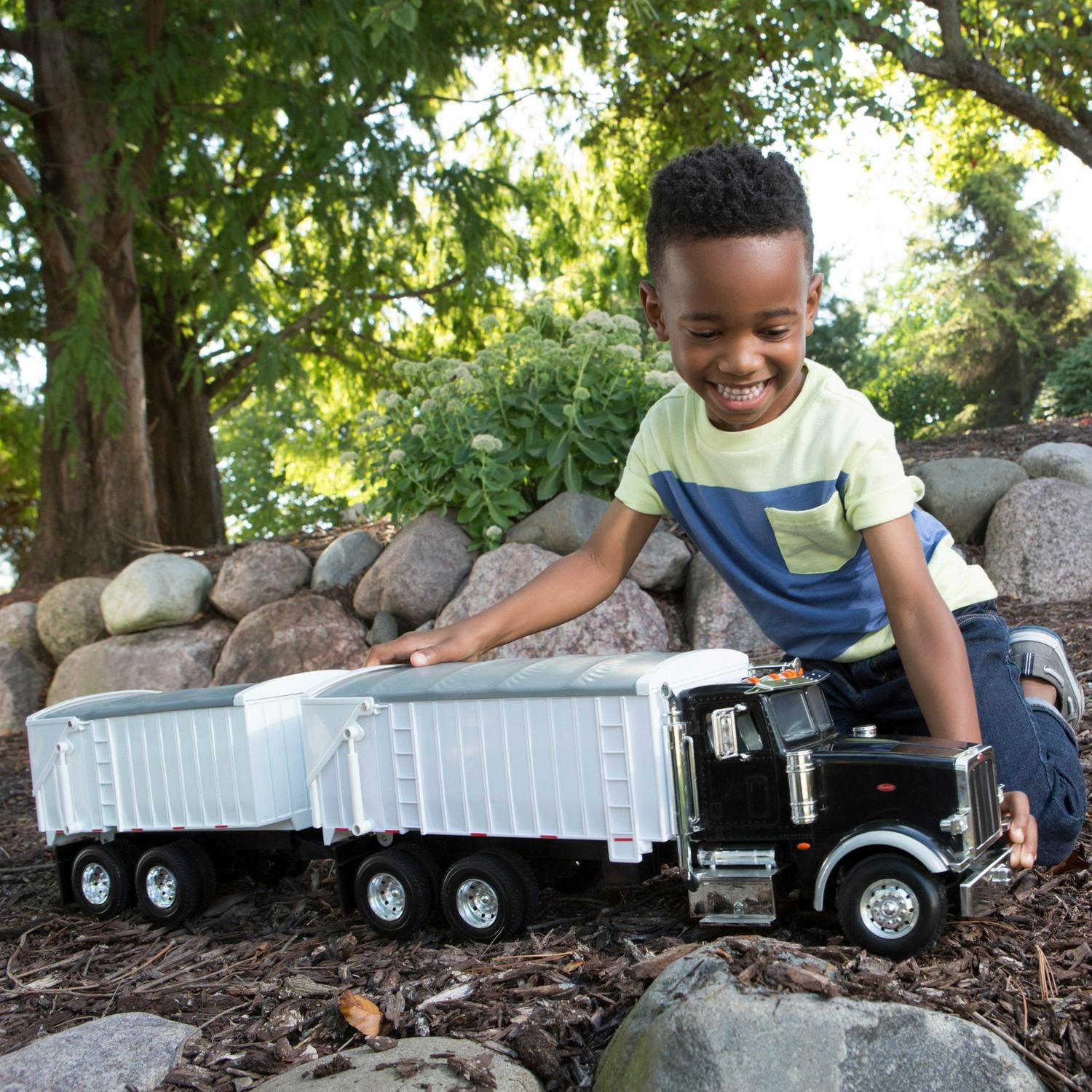 Big Farm Lights Sounds 1:16 Model 367 Straight Truck - Image 3