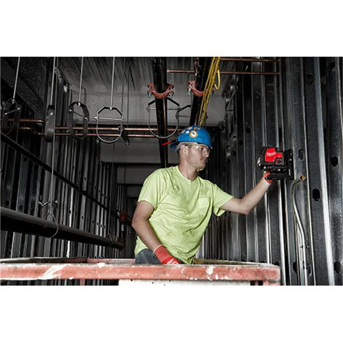 Milwaukee Tool USB Rechargeable Green Cross Line & Plumb Points Laser