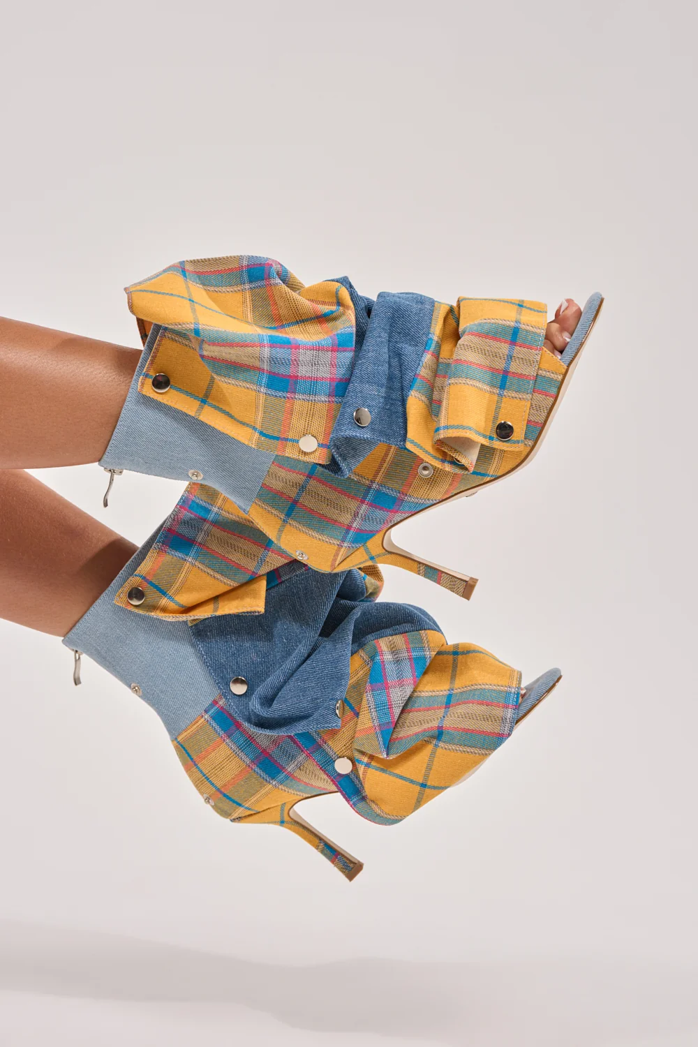 AZALEA WANG BIRDSONG YELLOW PLAID SNAP BOOTIE - Akira Store