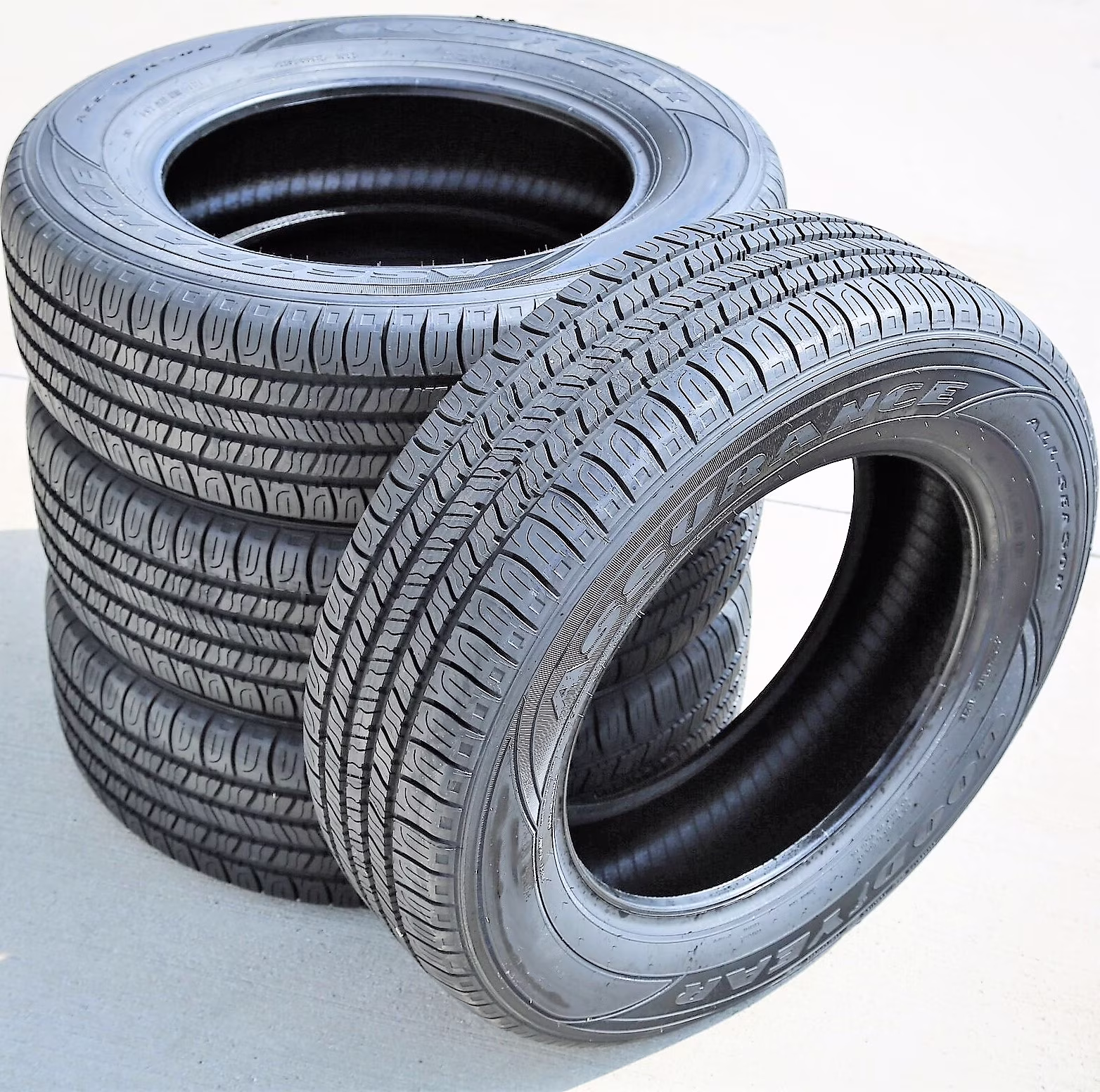 Set of 4 Goodyear Assurance All - Season 225/55R17 97T a/S Tires