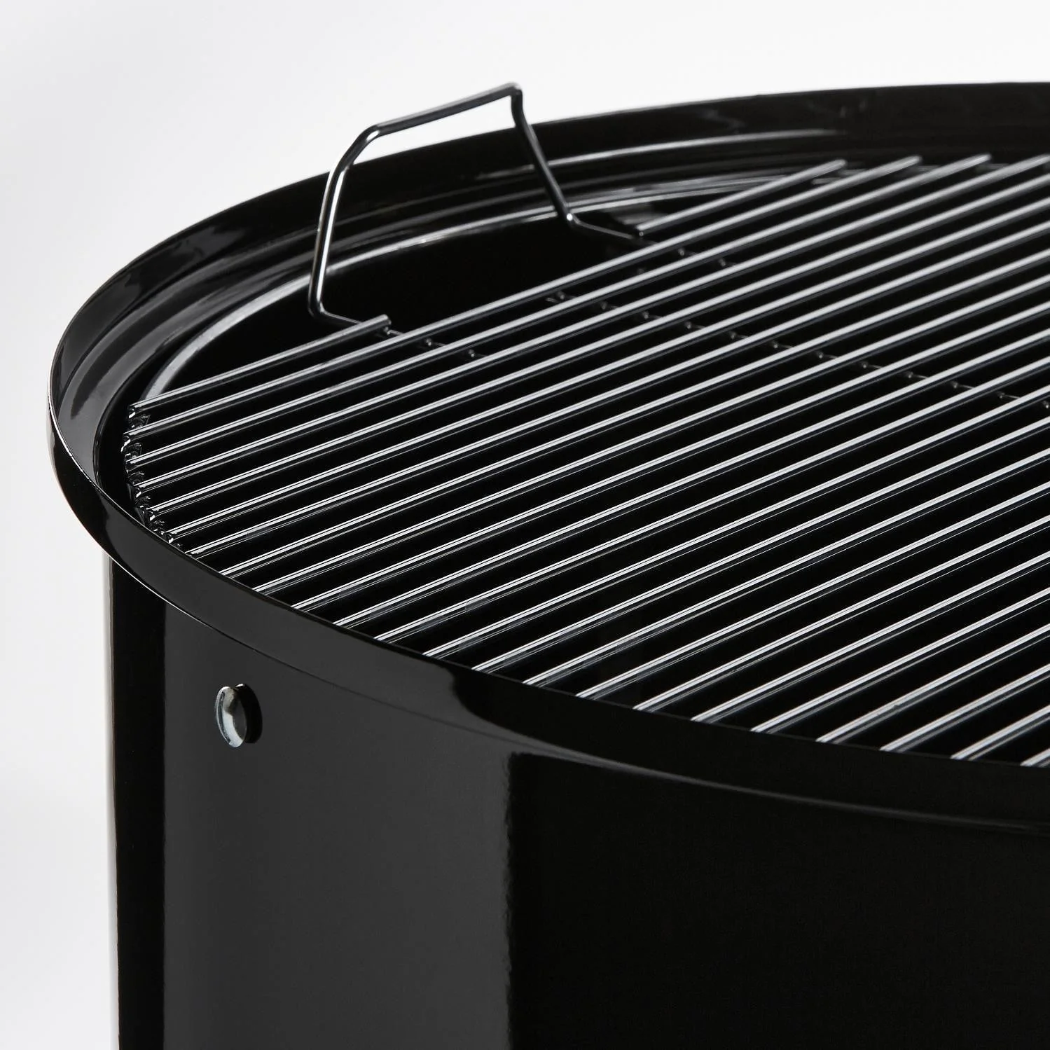 22 Inch Smokey Mountain Cooker Smoker In Black With Cover And Built-In Thermometer(22.5-quot-) - Image 4