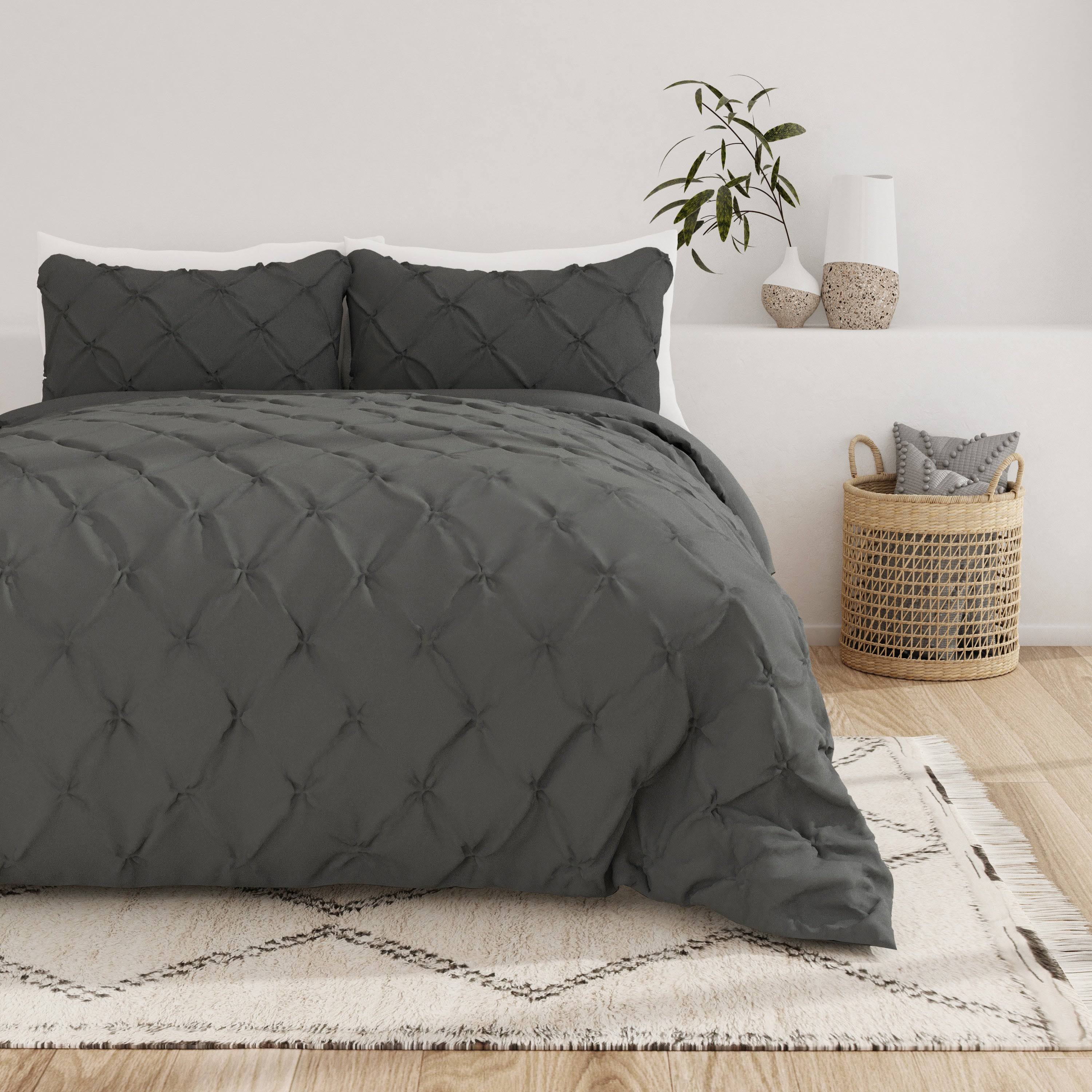 Home Collection Premium Ultra Soft 3 Piece Pinch Pleat Duvet Cover Set, King/California King - Gray