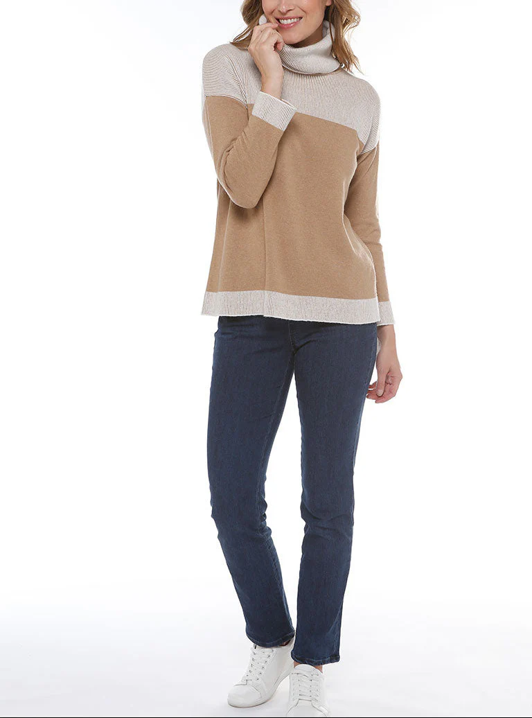 Pull col roulé en laine beige