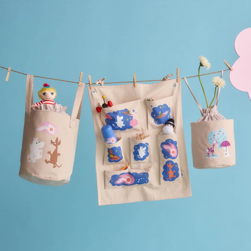 Mummi veggoppbevaring 55x70 cm Romeventyr multi