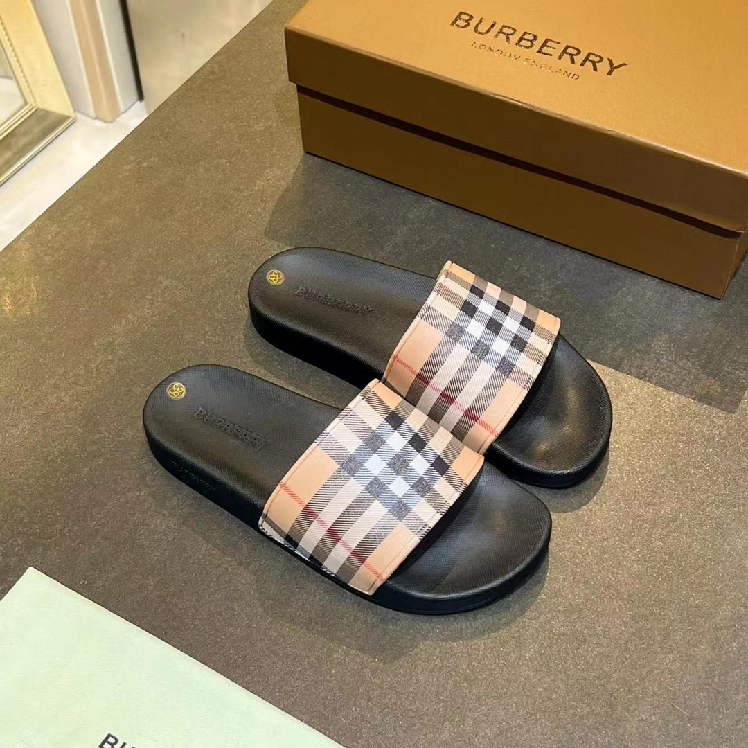 burberry-sandals