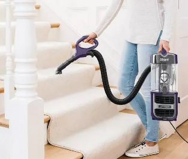 ZD201 Lift-Away Upright Vacuum with Powerfin Roller NEW IN BOX! - Image 7