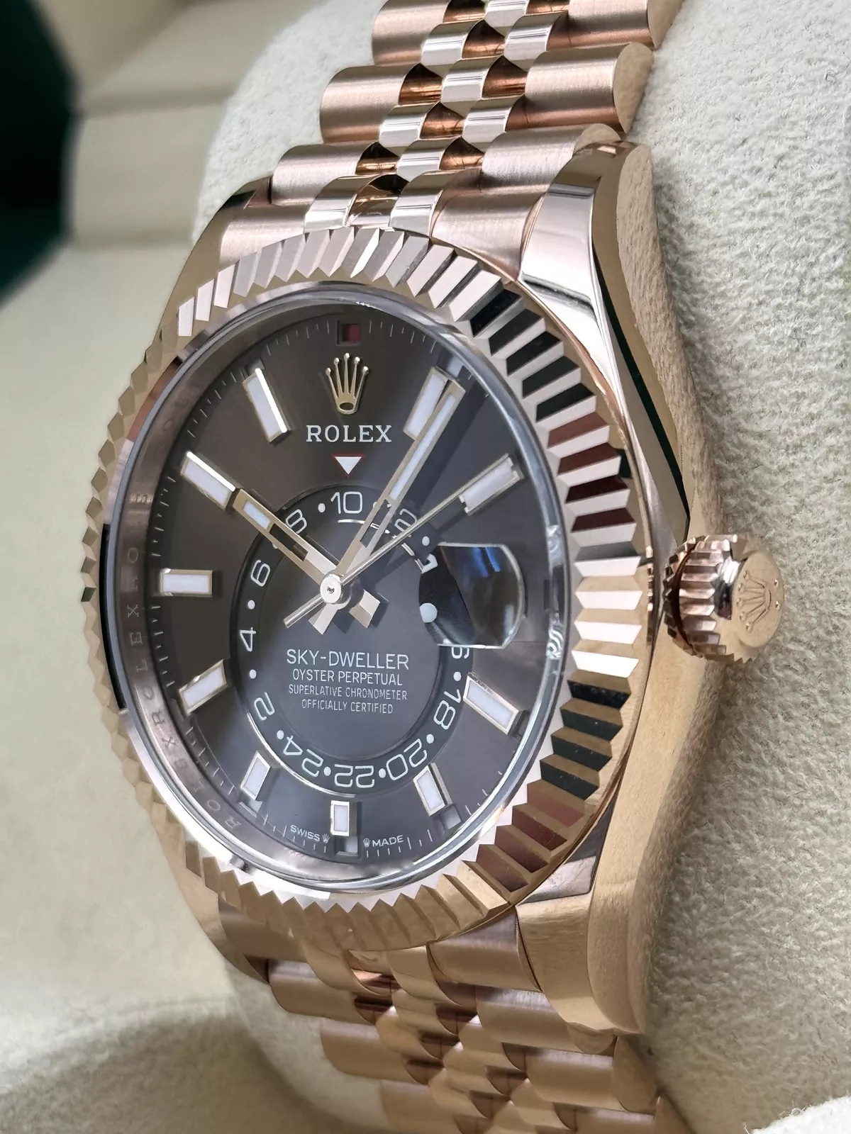 [Super Clone]RLX  Sky-Dweller 42mm Rose Gold Rhodium Dial Jubilee - 336935