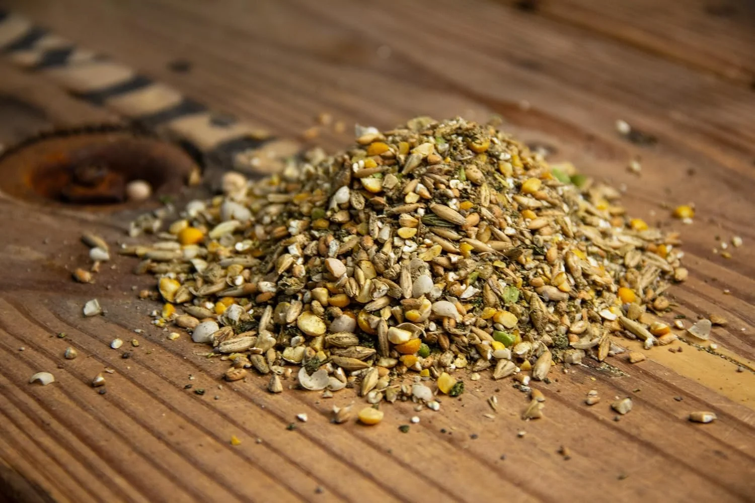 I Organic Olive Oil Layer Feed for Laying Hens | Corn-Free, Soy-Free | 17% Protein | High Omega-3 Chicken Feed | Organic Chicken Layer Food for Healthy Eggs Hens | 40 lbs - Image 2