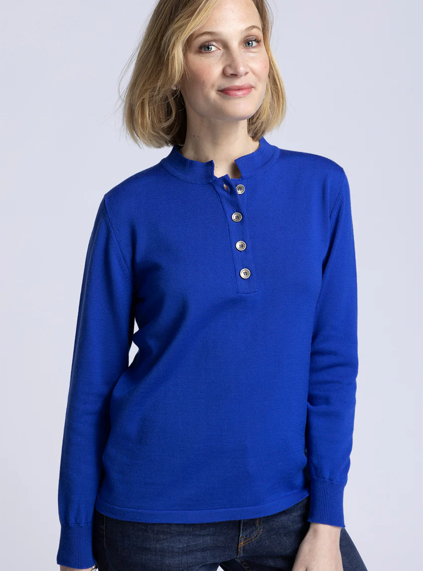 Pull femme col montant en laine merinos bleu dur