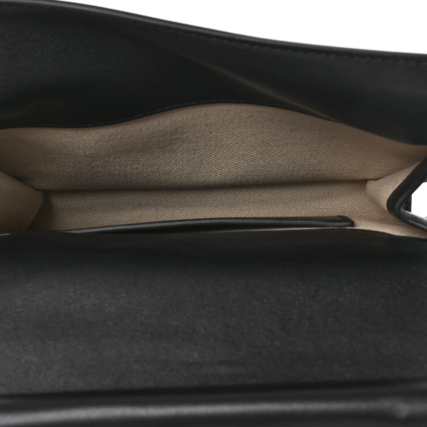 Smooth Calfskin La Pochette Rond Carre Black