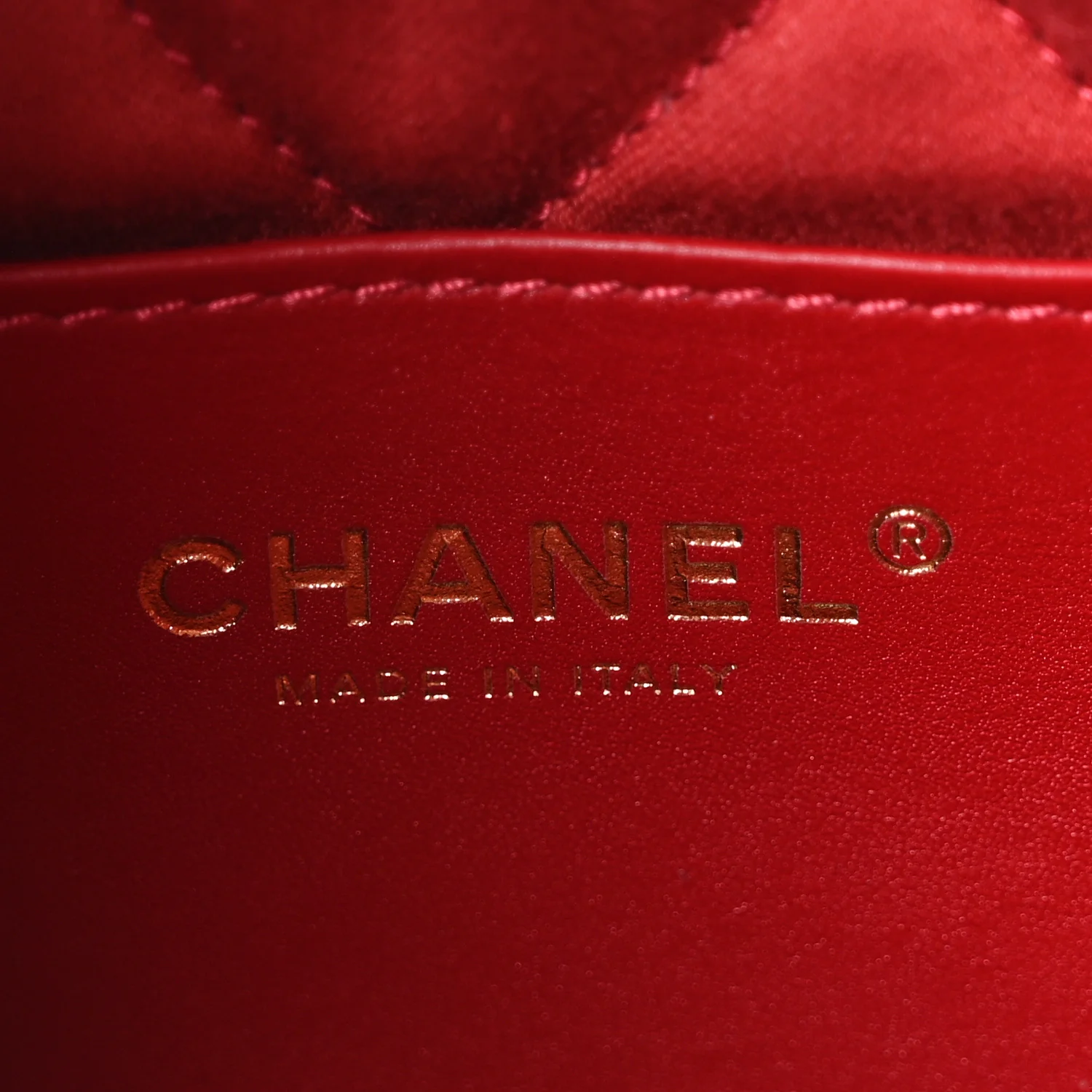 Shiny Calfskin Quilted Mini Chanel 22 Red