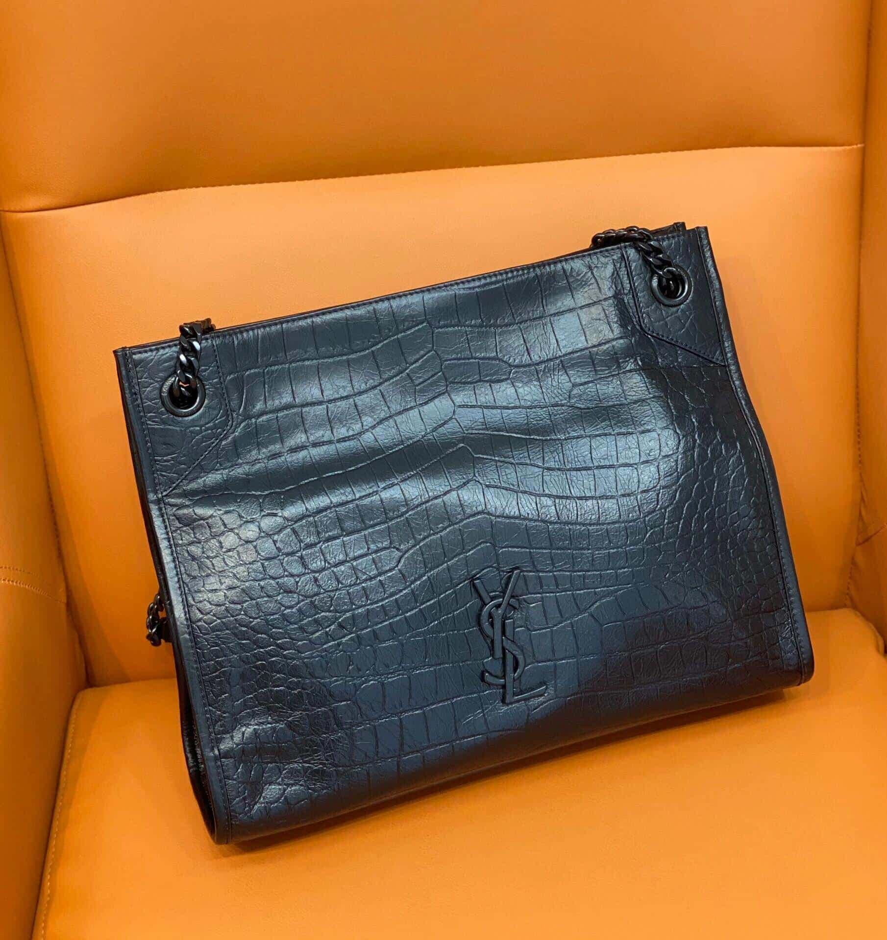 YSL【サンローラン】話題のNikiクロコ型押しバッグ 実用性とデザイン性を両立