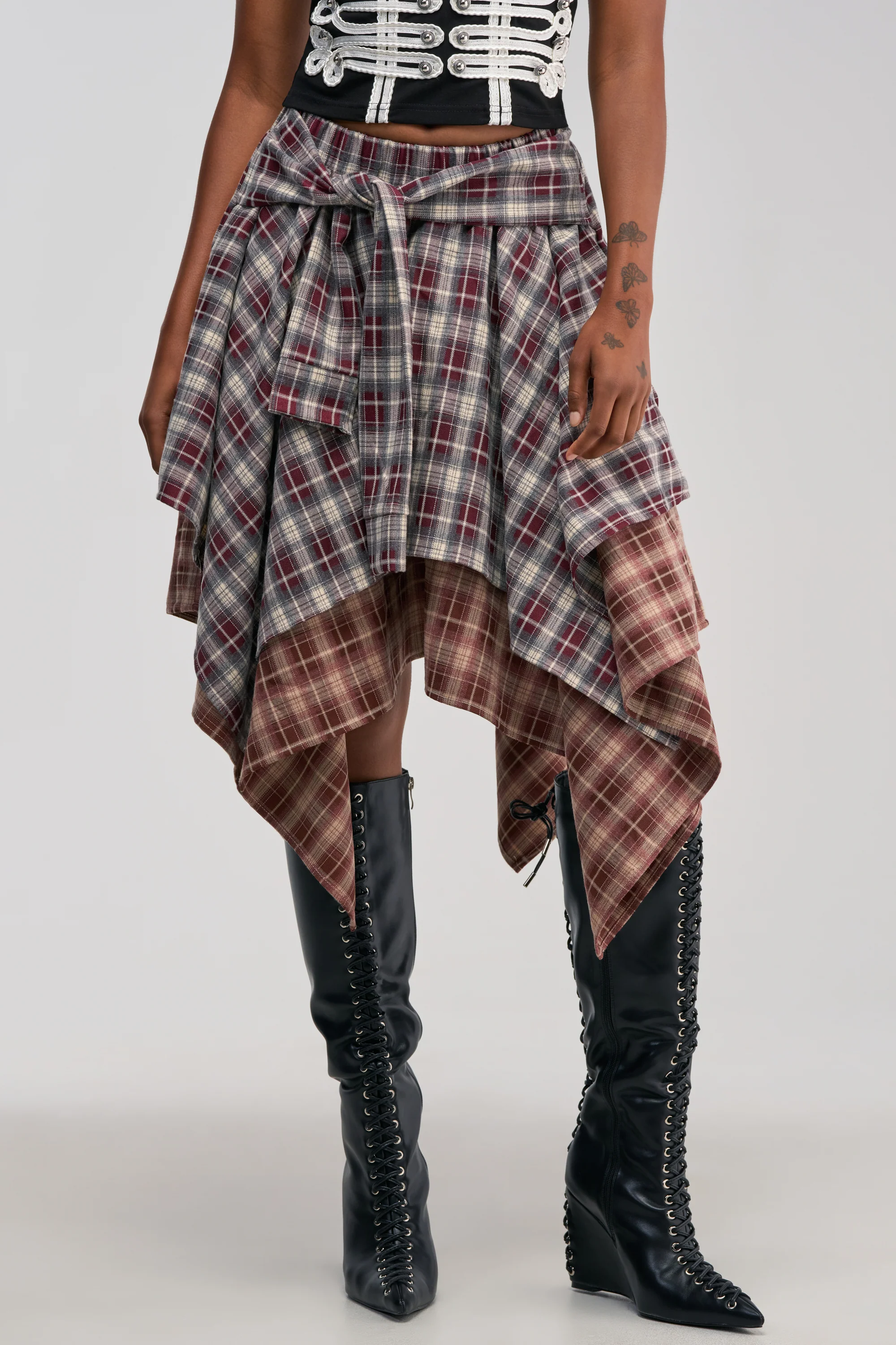 FEELING ALL OVER THE PLACE PLAID MIDI SKIRT - Akira Store