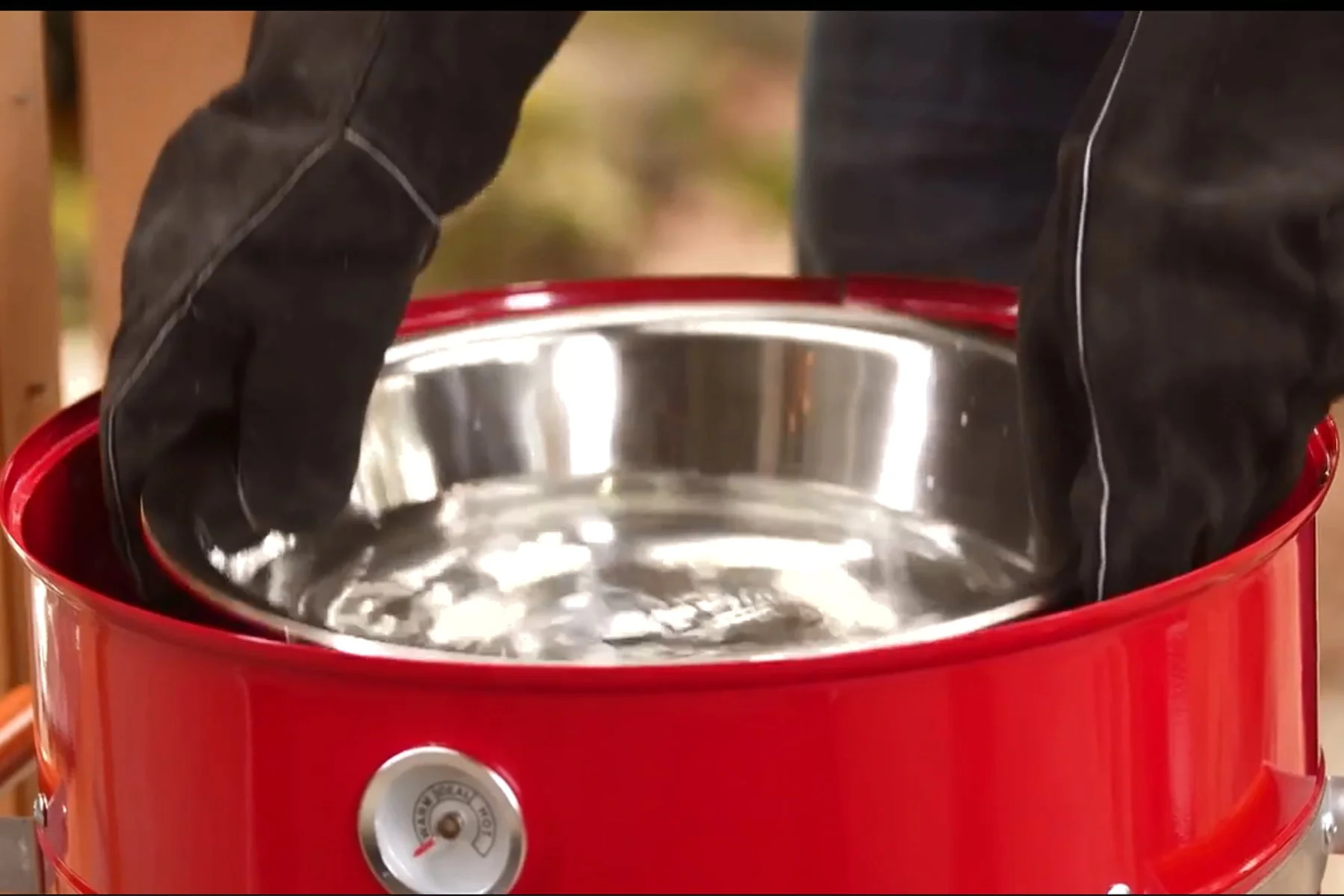 Americana 4 - in - 1 Electric and Charcoal Water Smoker