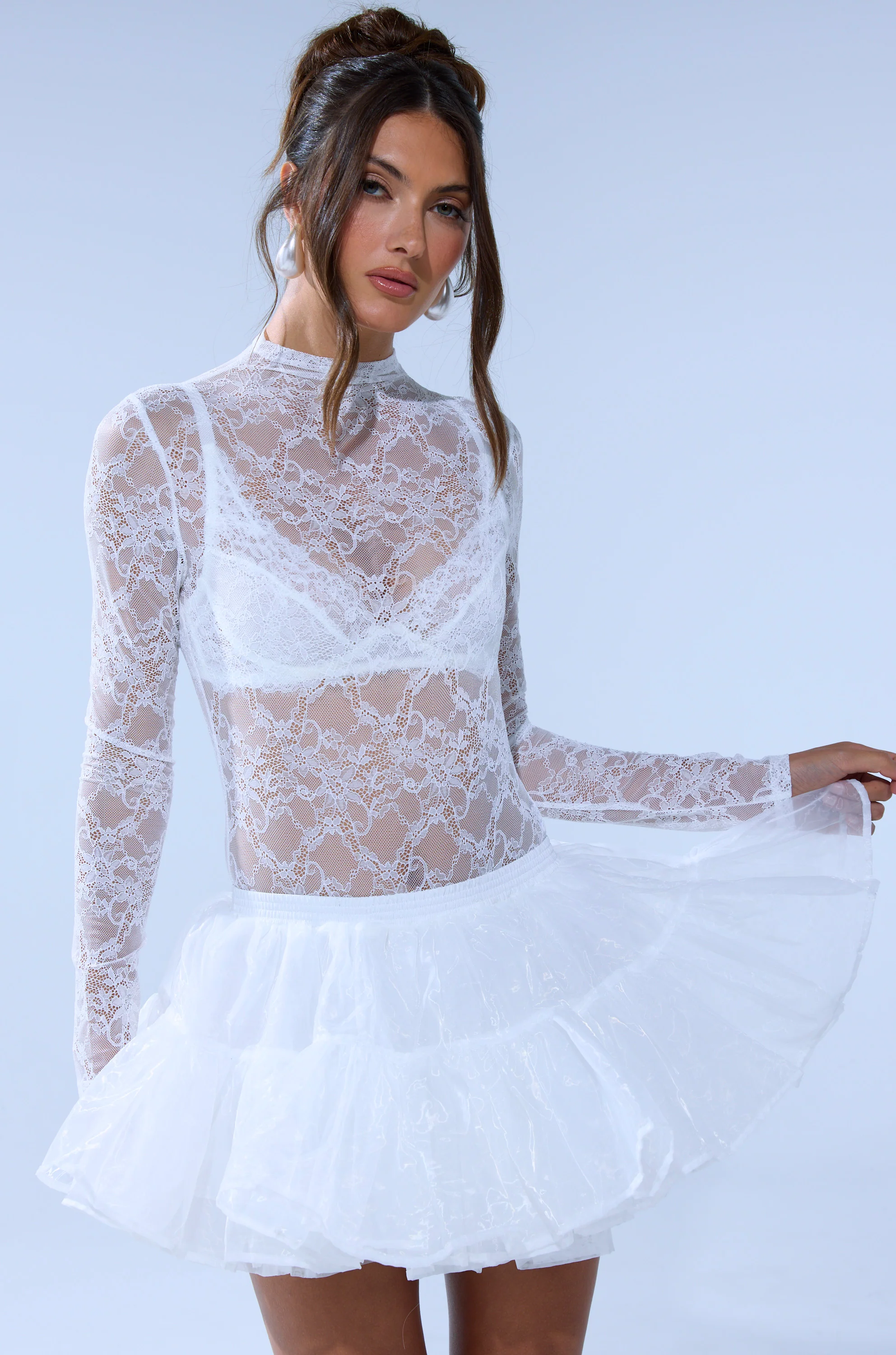 EVERYDAY MOCK NECK LACE BODYSUIT IN WHITE - Akira Store