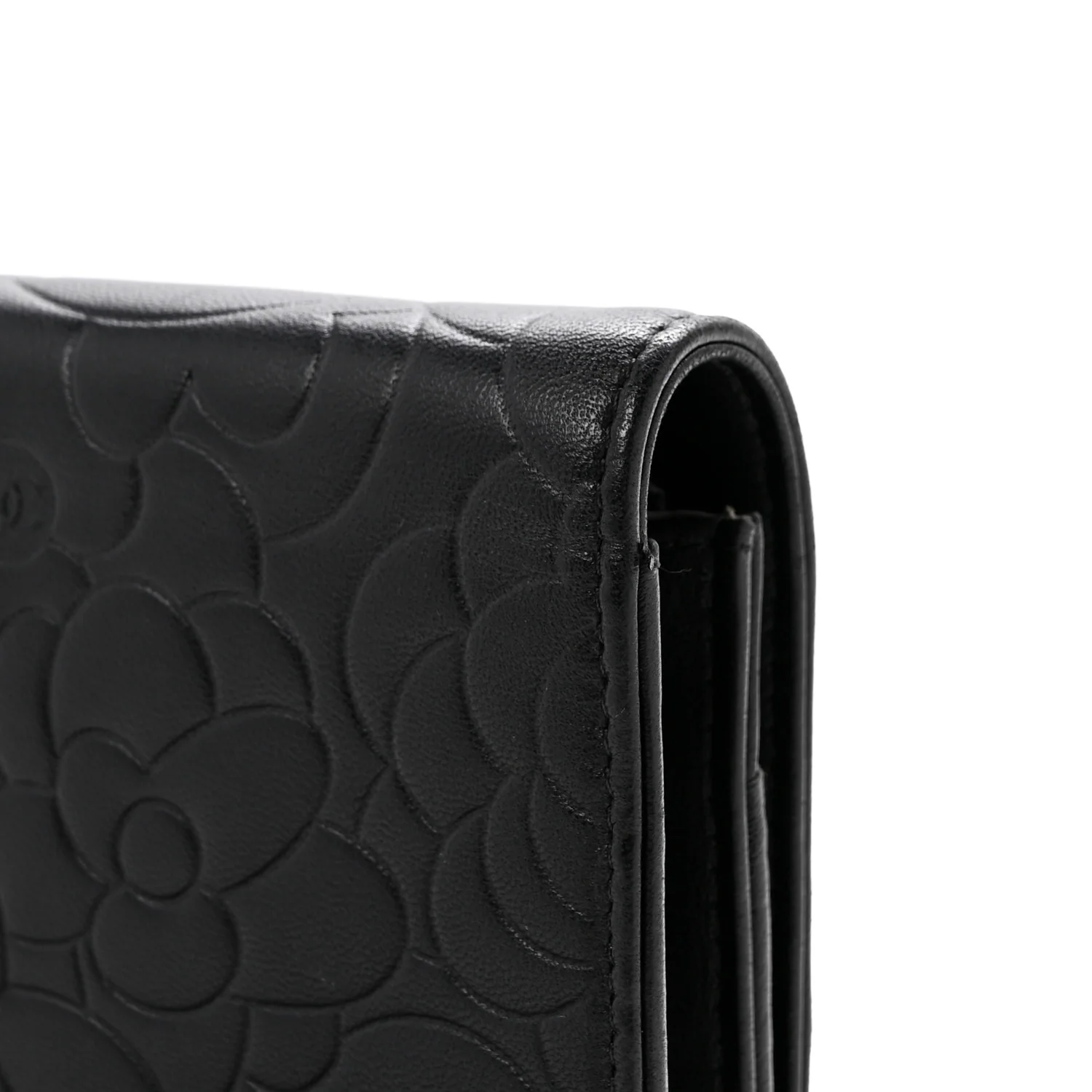 Lambskin Camellia Embossed Wallet On Chain WOC Black