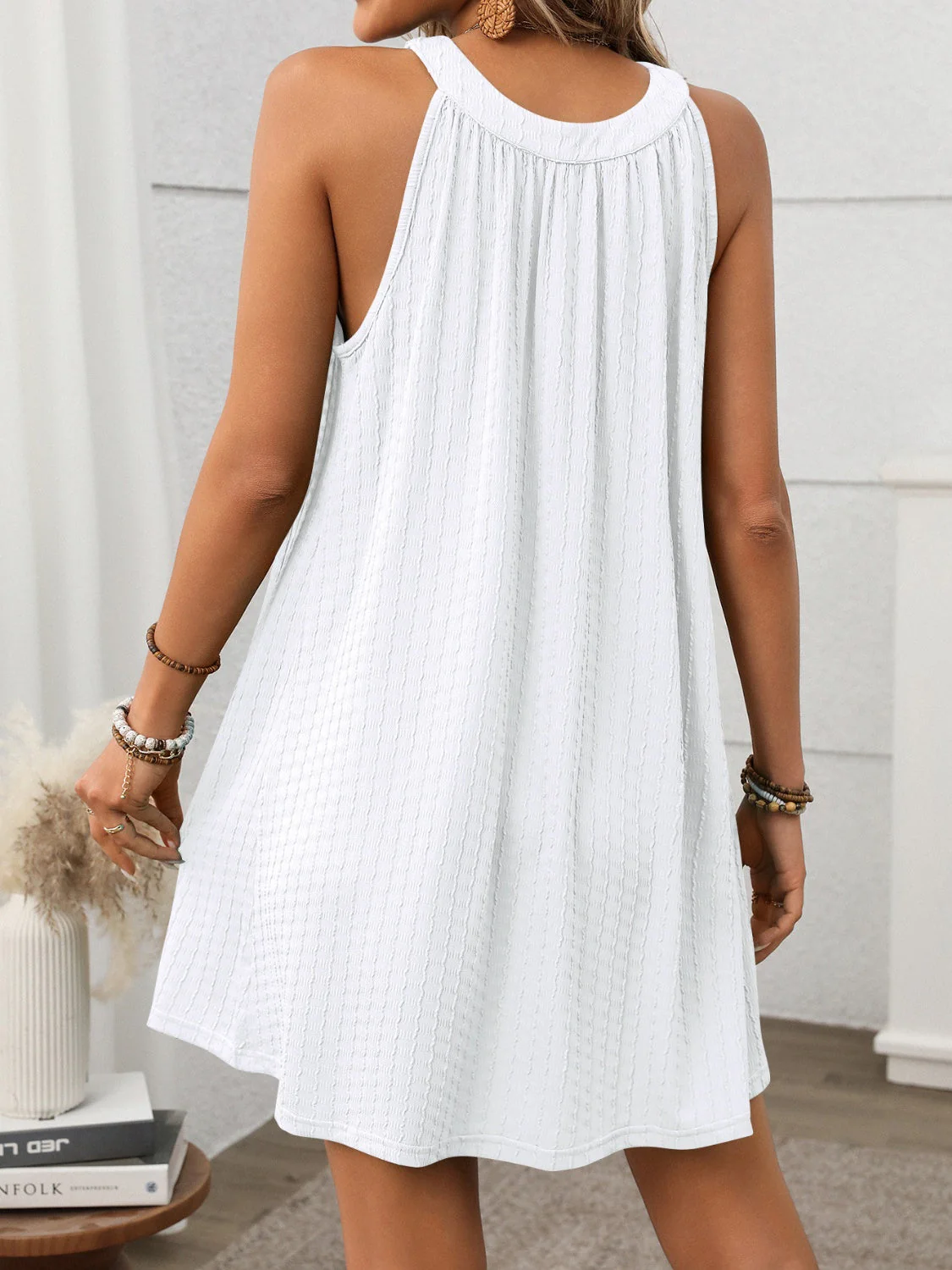 Sophie Paris | Robe Mini Texturée à Col Grec avec Coupe Élégante