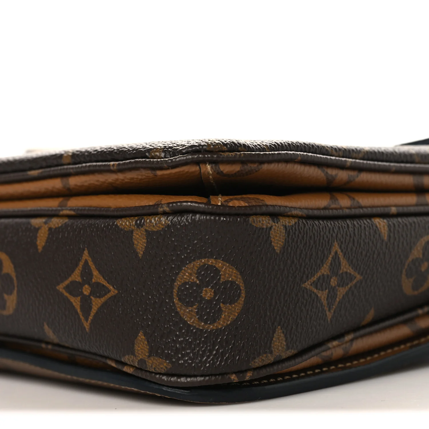 Reverse Monogram Pochette Metis