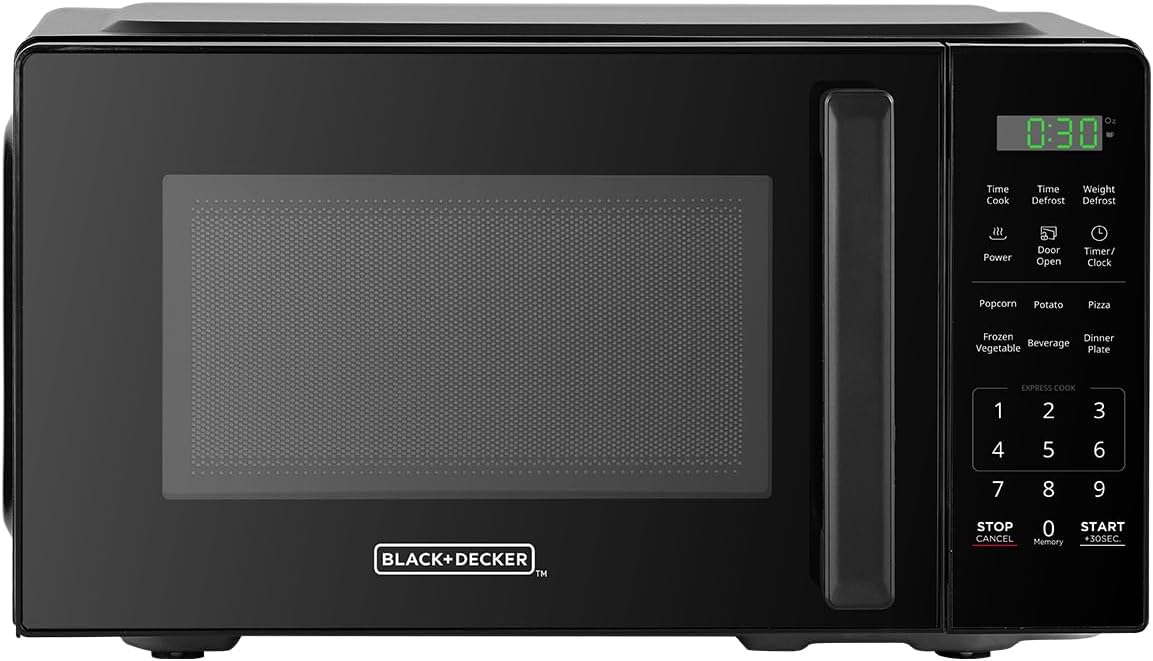 BLACK+DECKER Countertop Microwave Oven 0.7 Cu.Ft, 700W, Child Safety, Black