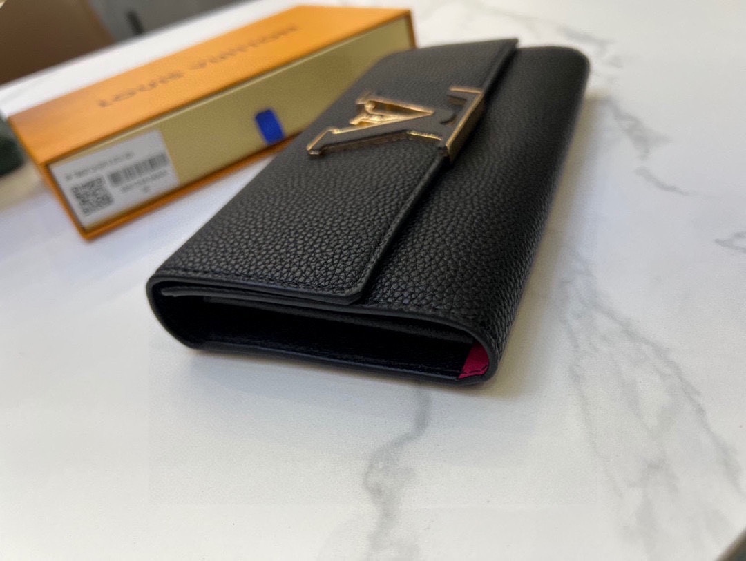 L Capucines men wallet size??20*11*2.5 cm