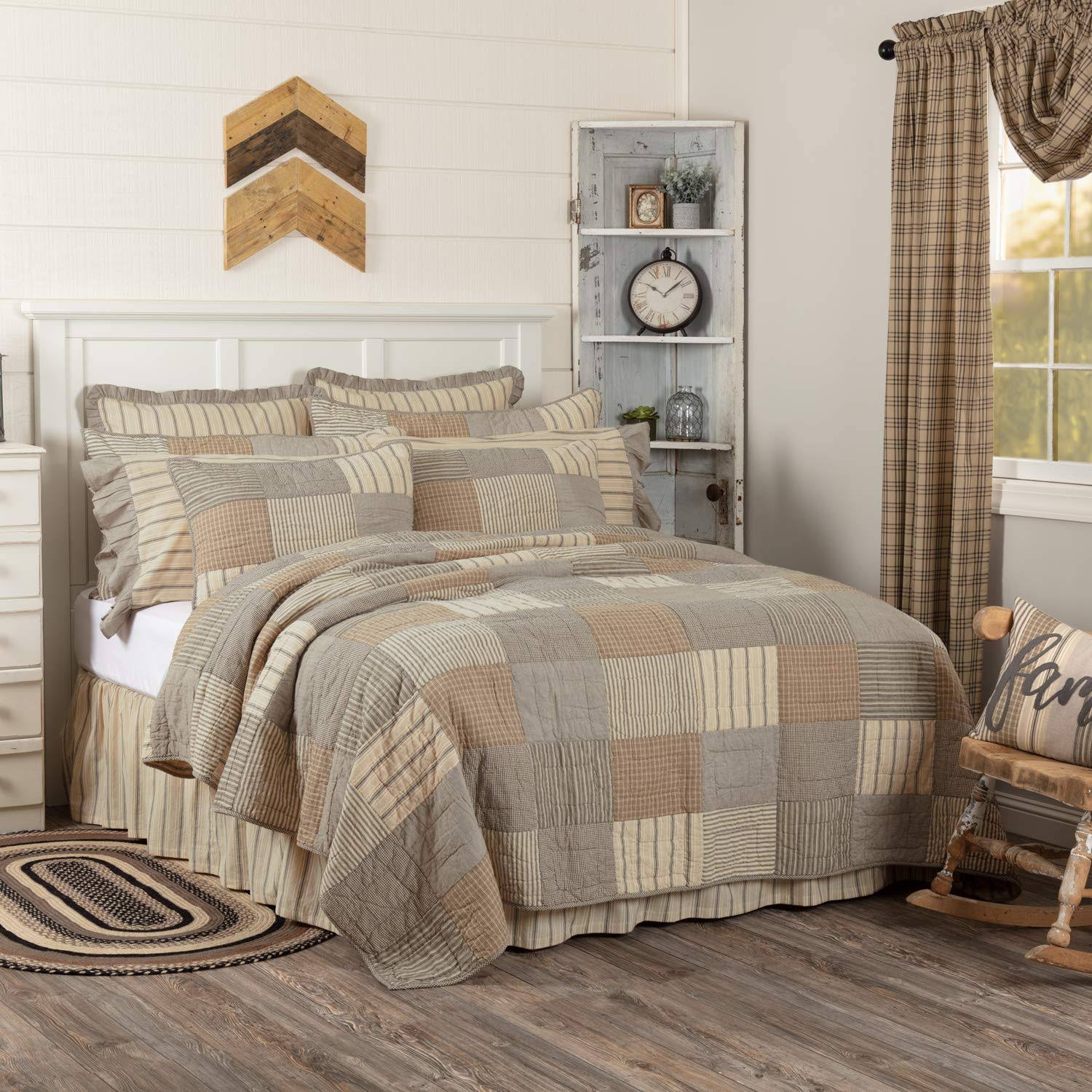 VHC Brands Sawyer Mill Quilt, Charcoal Grey/Creme, Queen
