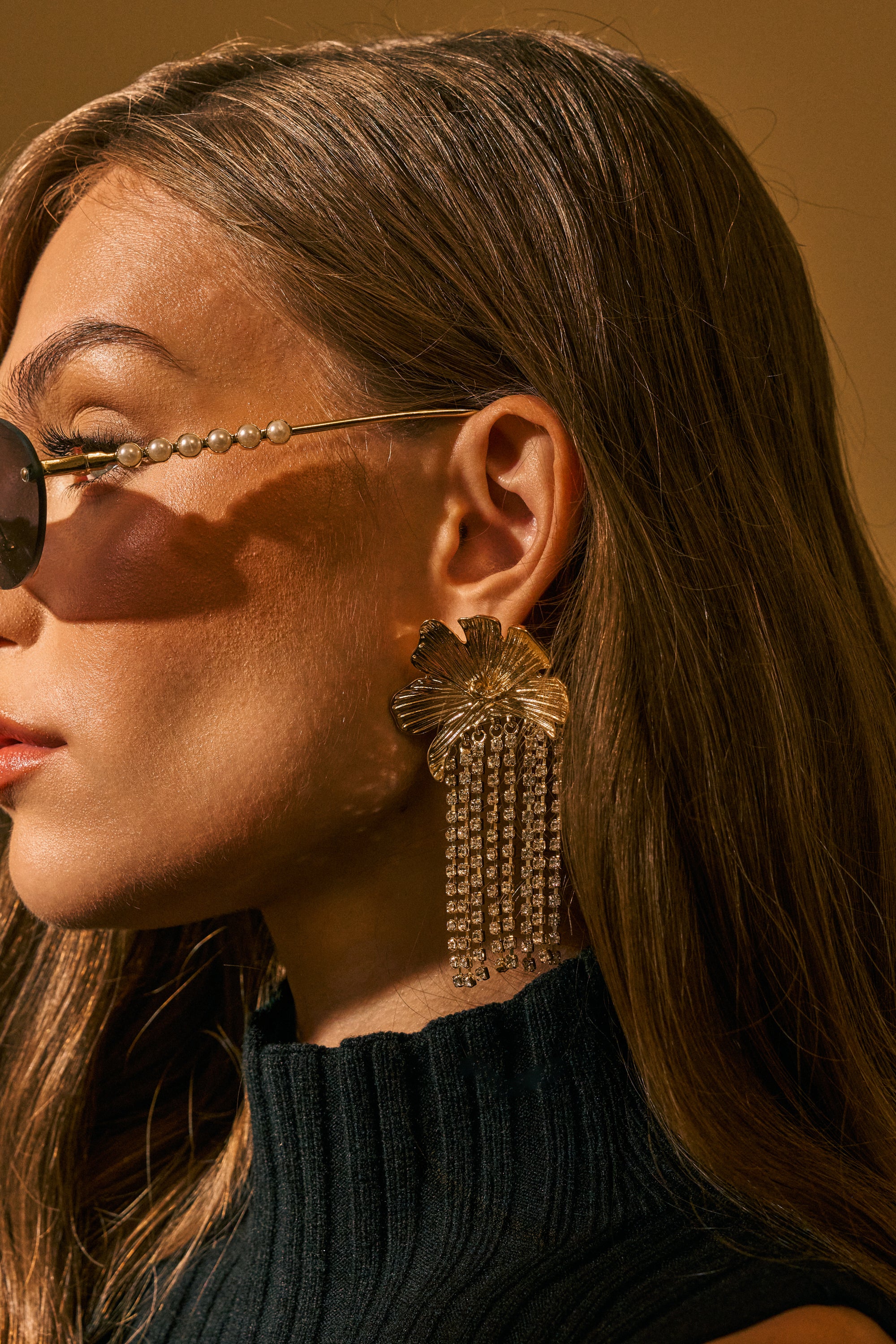 SHINE SOCIETY FLORAL DANGLE EARRINGS - Akira Store