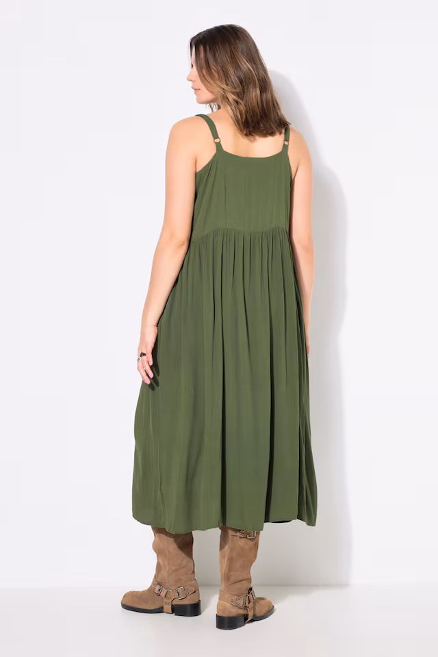 Sleeveless crepe A-line decorative seam maxi dress