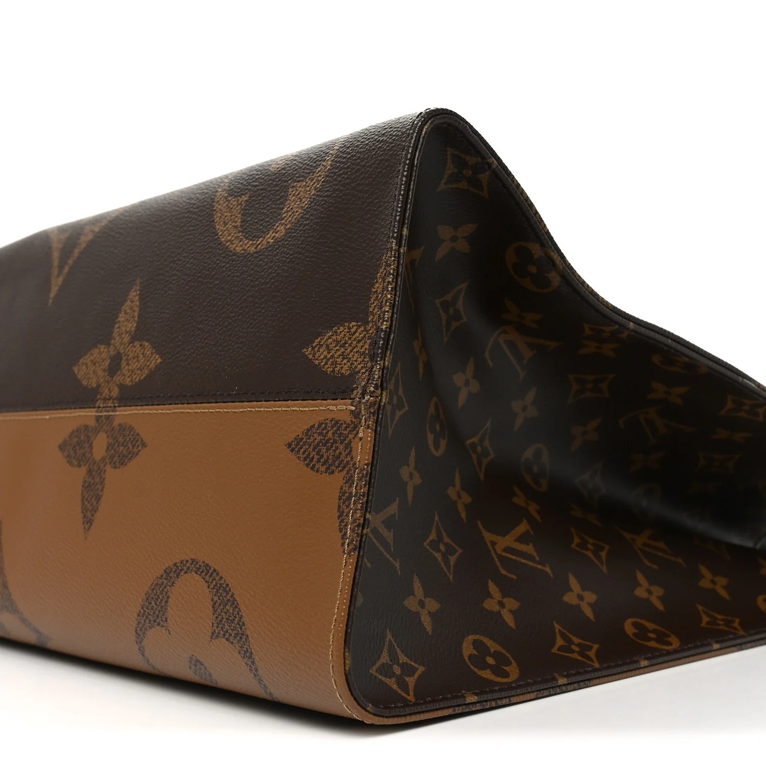 Reverse Monogram Giant Onthego GM
