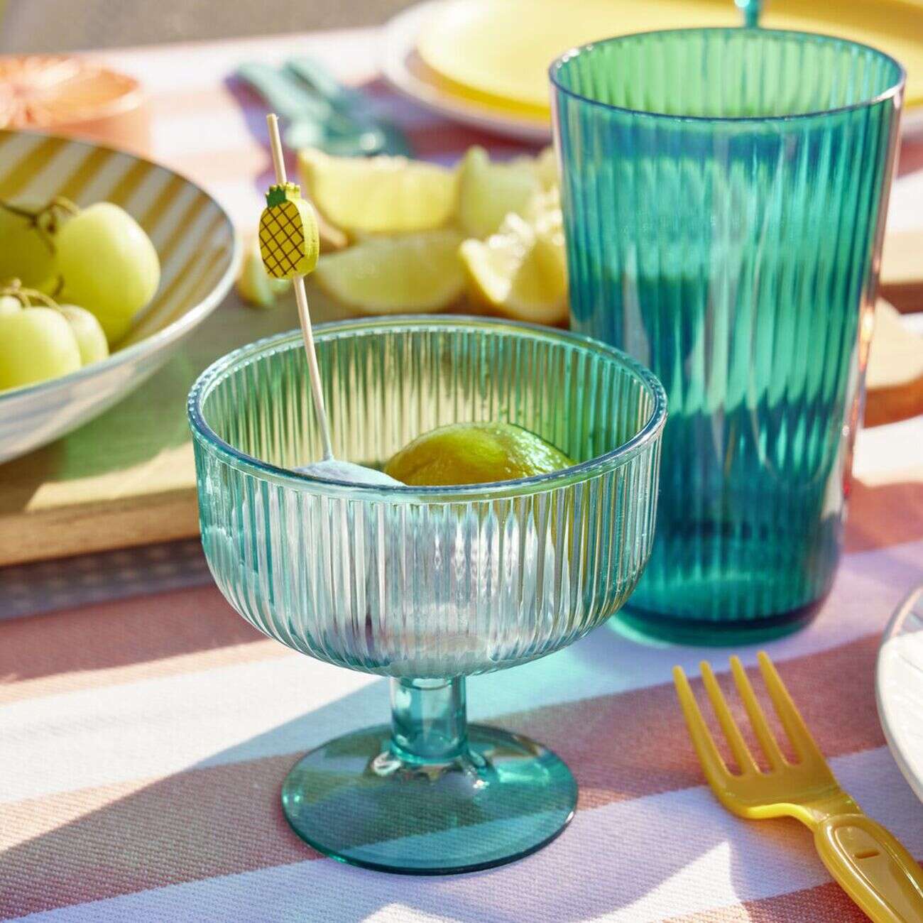 Coupe de glace sur pied 300ml plastique vert