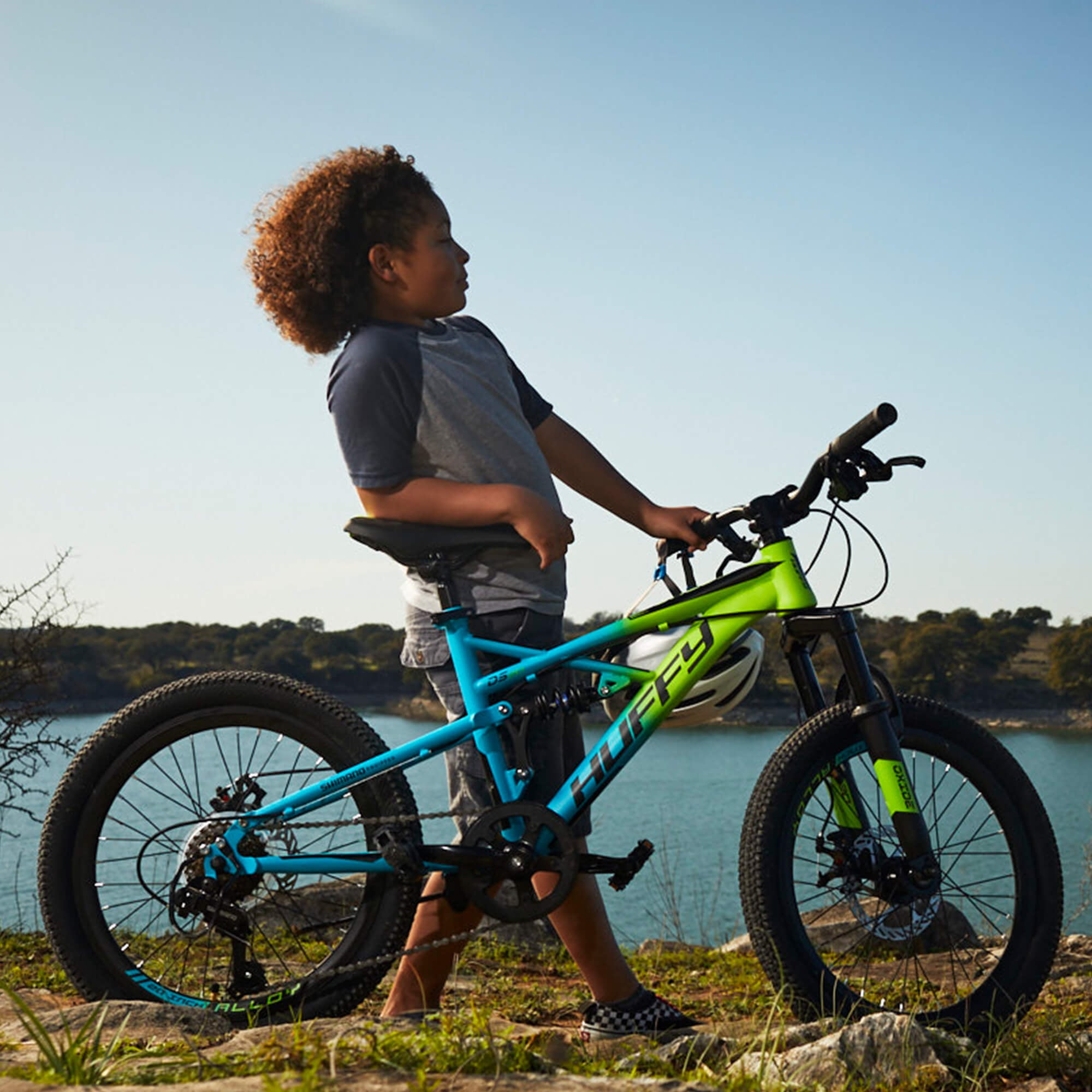20-inch Oxide Boys Mountain Bike for Kids . Lime / Blue