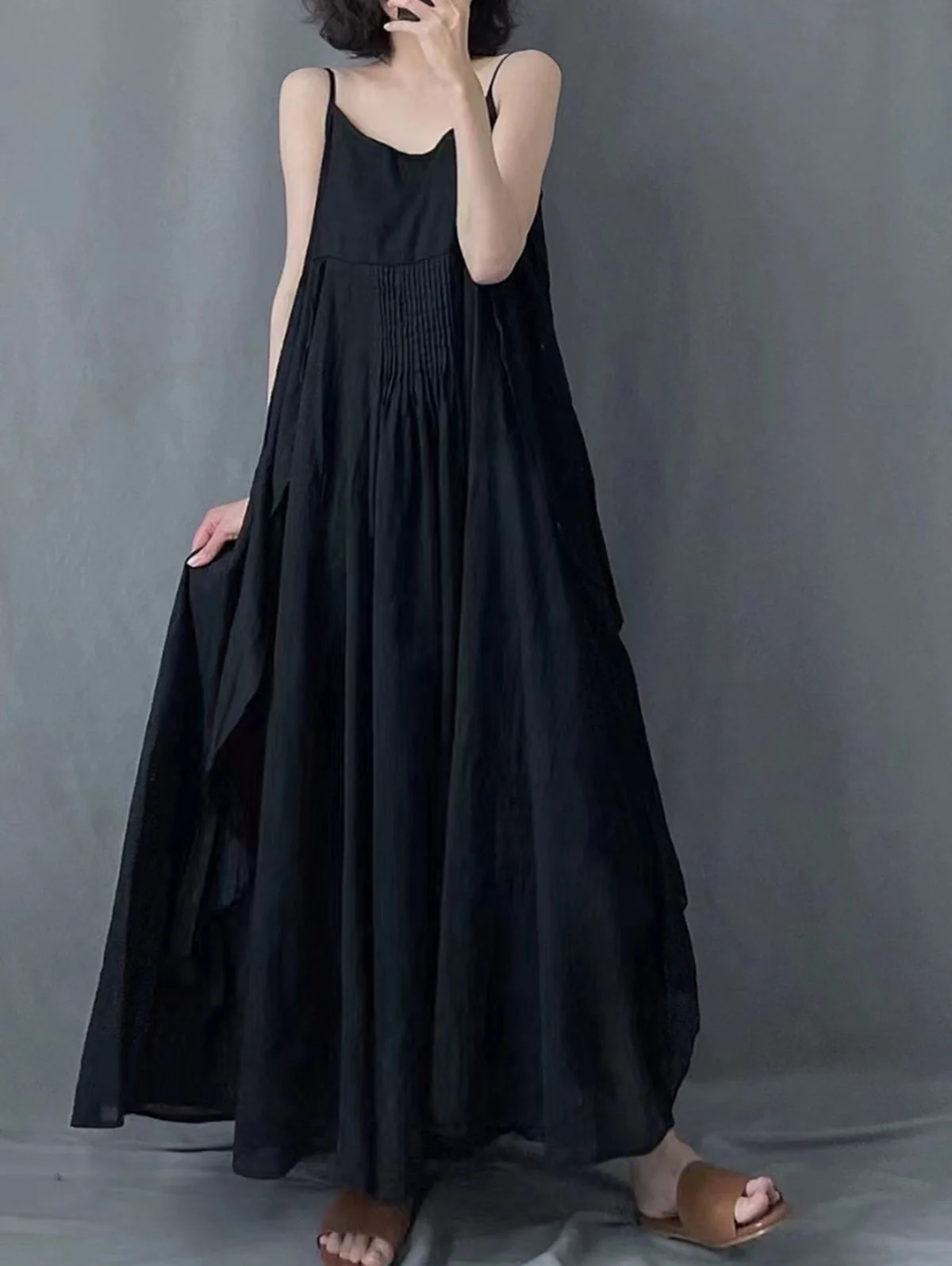 Sophie Paris | Robe Longue Plissée sans Manches