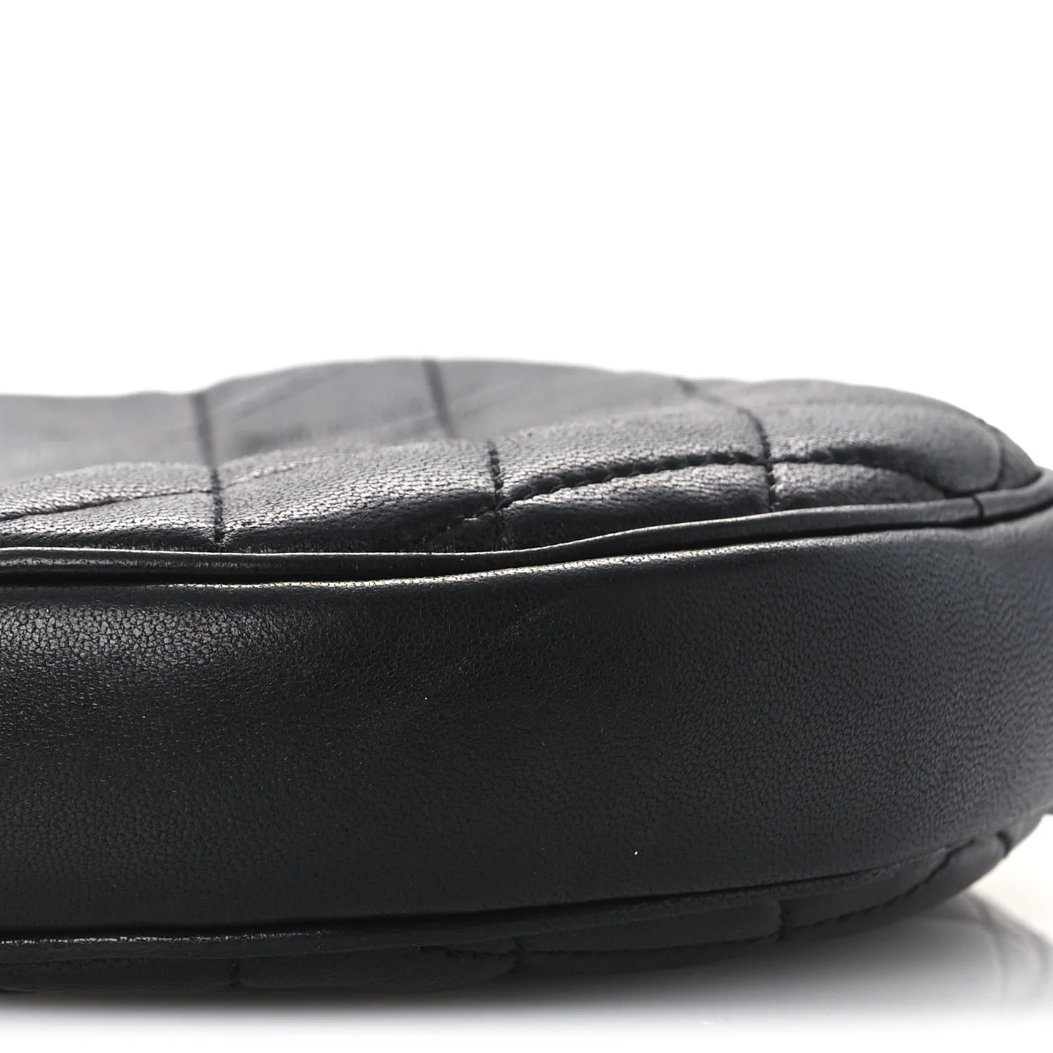 Lambskin Quilted Round Le Maillon Round Tassel Chain Crossbody Bag Black