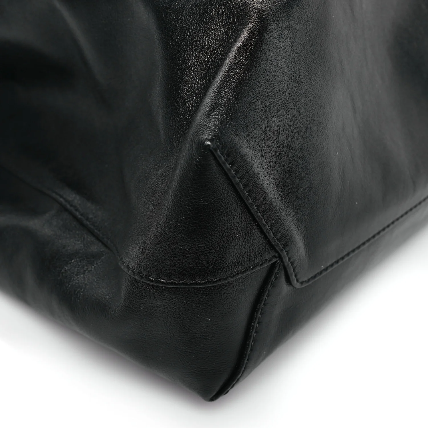 Calfskin Monogram Atlantis Vibe MM Black