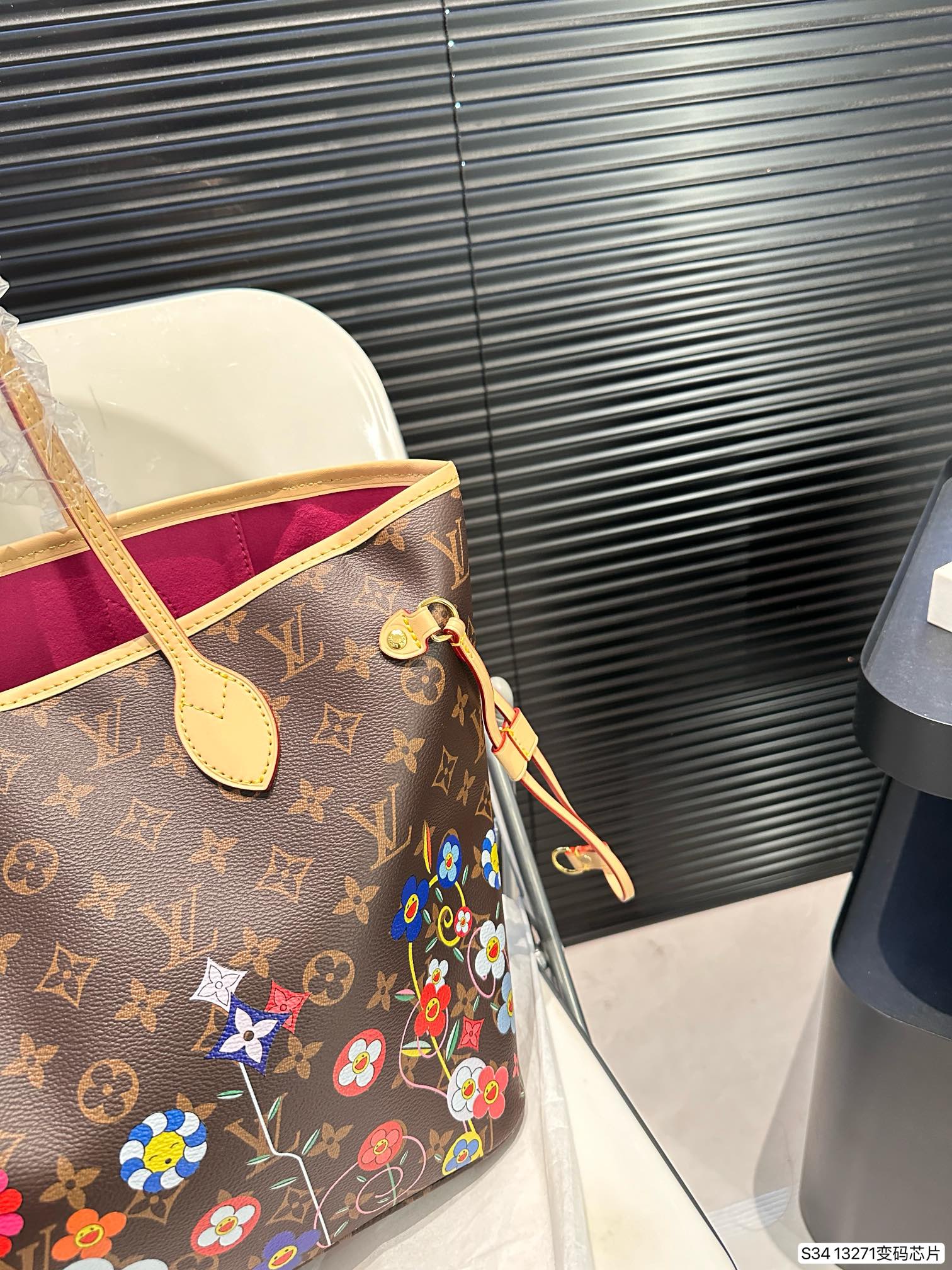 Louis new arrival tote bag size: 32*29 cm