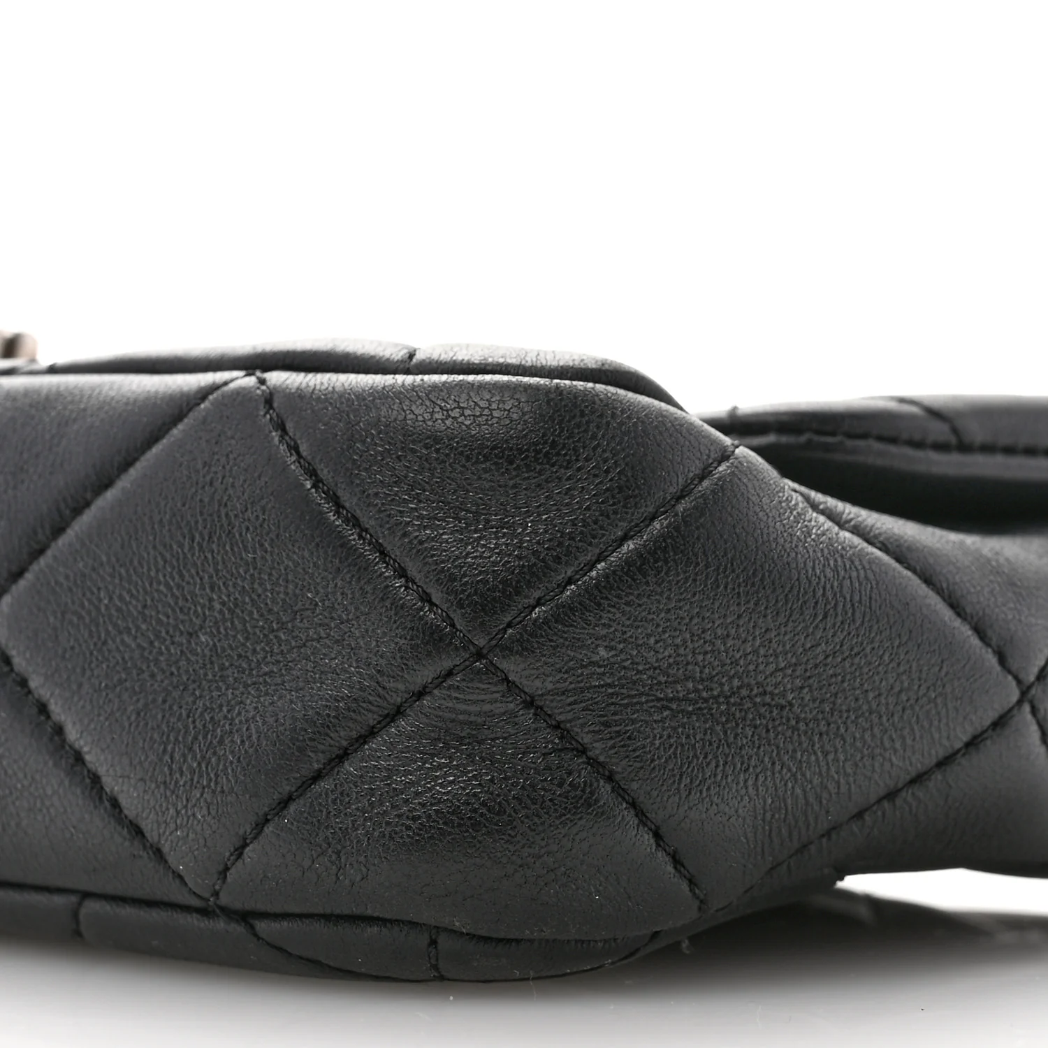 Lambskin Quilted Chain Flap Black