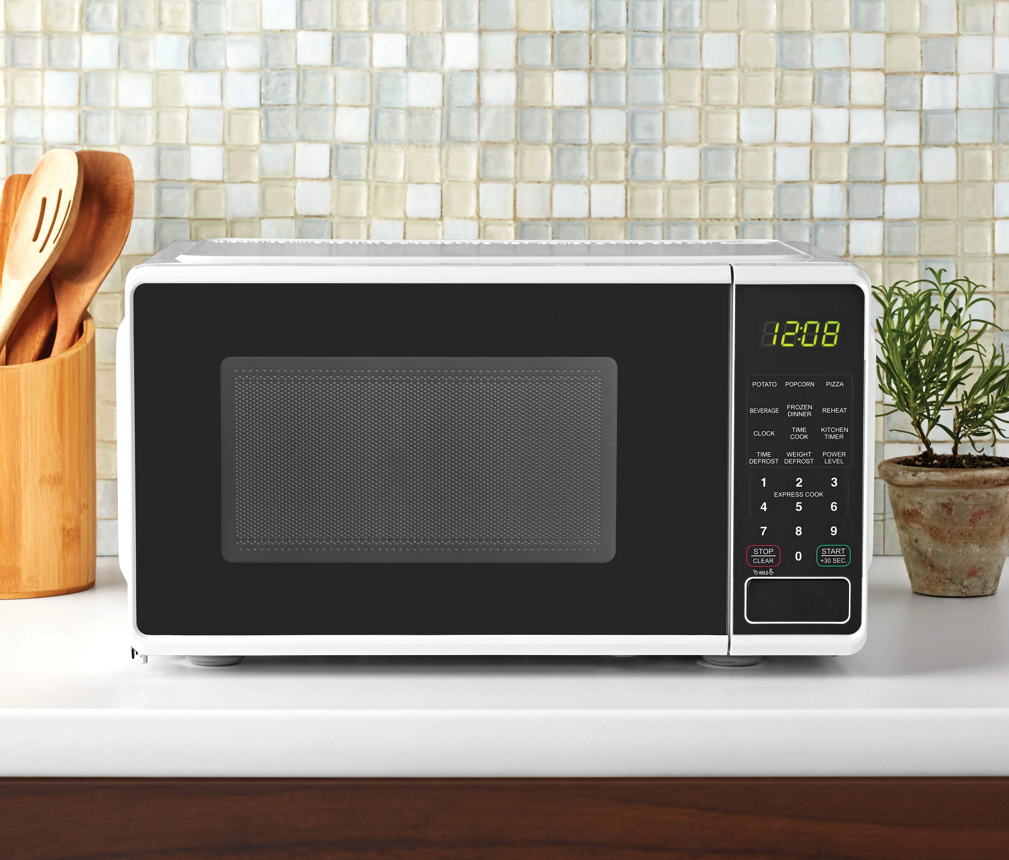 Mainstays 0.7 Cu. Ft. Countertop Microwave Oven, 700 Watts, White, New