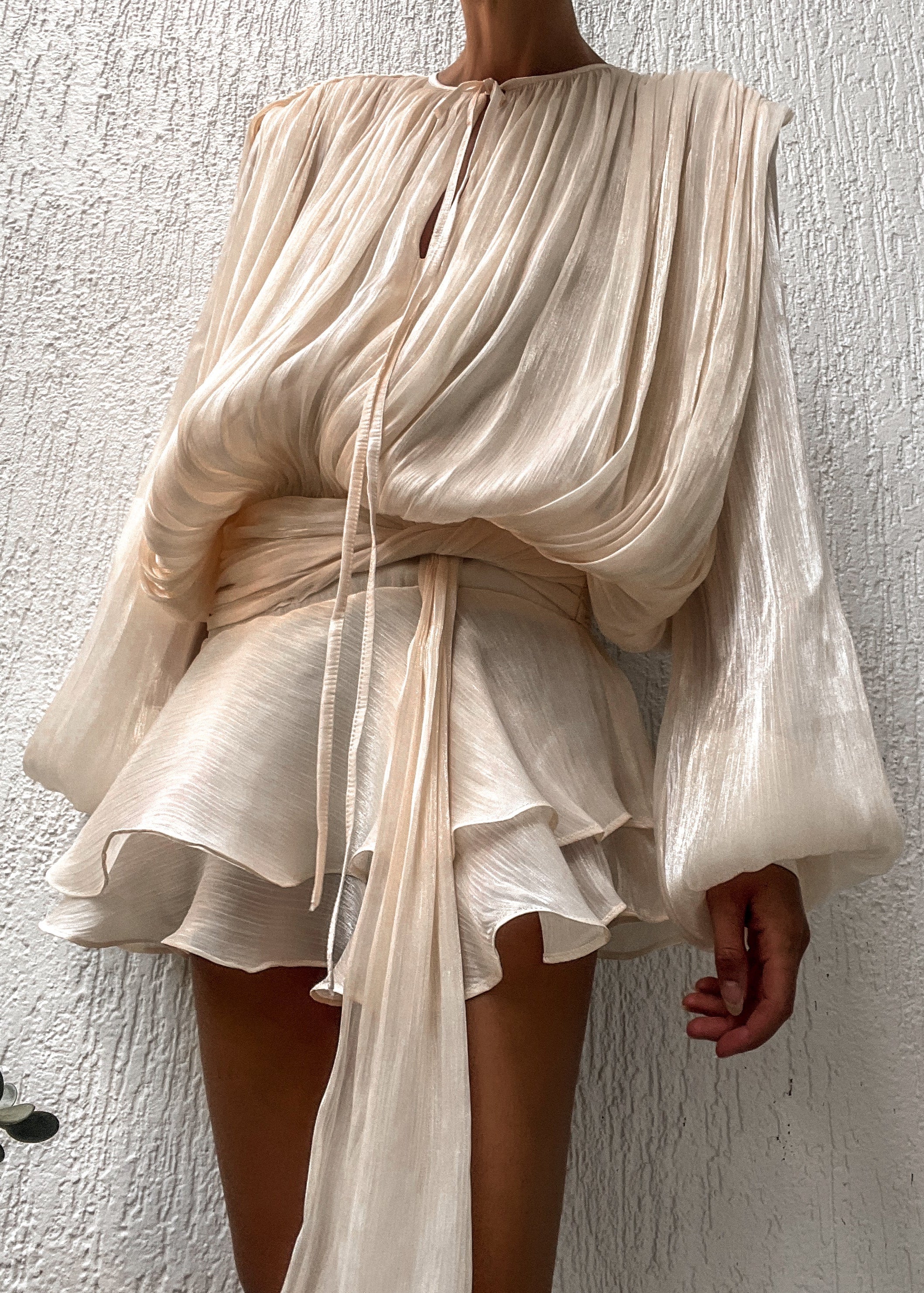 Robe mi-longue en satin champagne Estelle