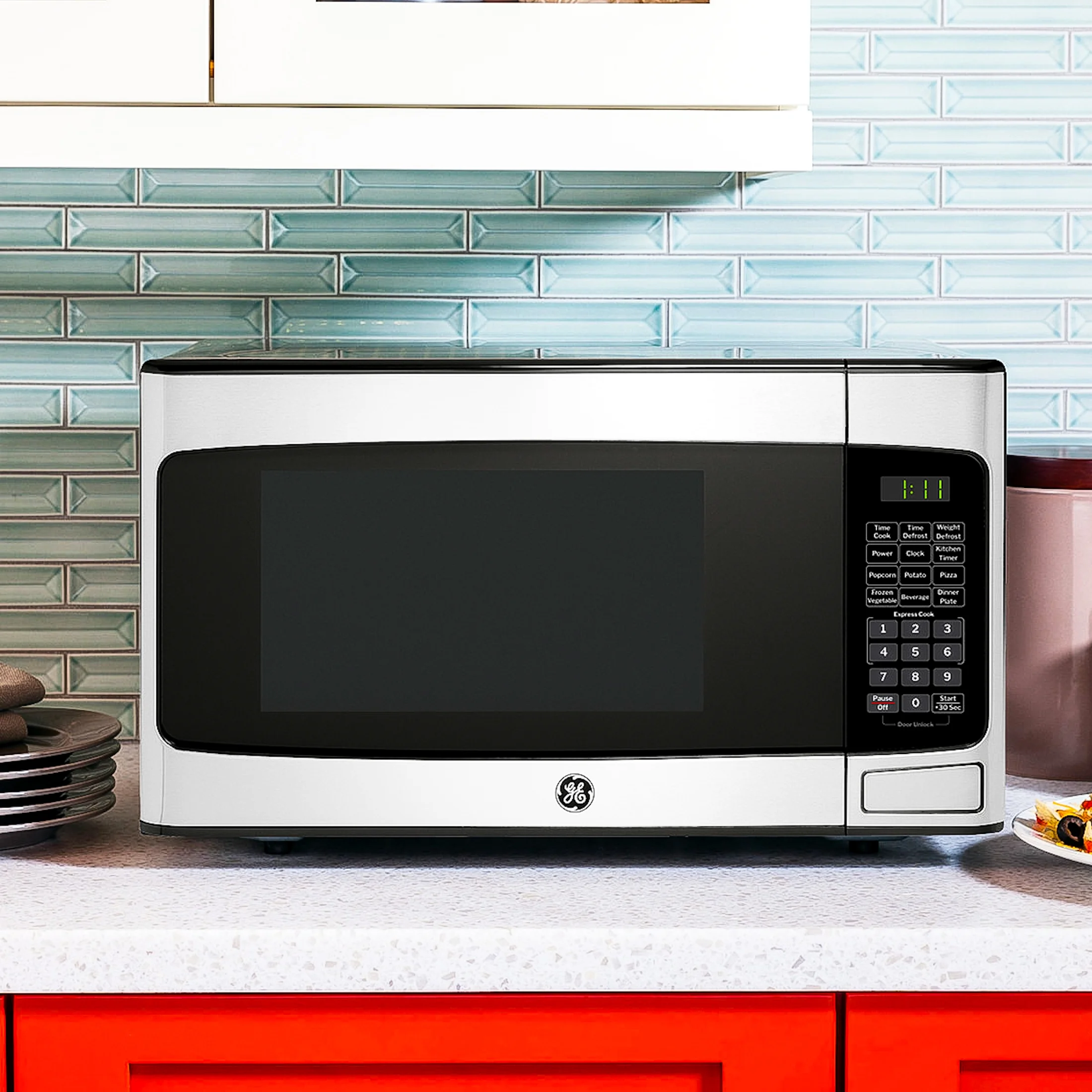 GE 1.1 cu ft Countertop Microwave Oven, 950W, Stainless Steel, One - Touch Cooking, Turntable, Auto Defrost, Child Lock, Model GCST11N1WSS