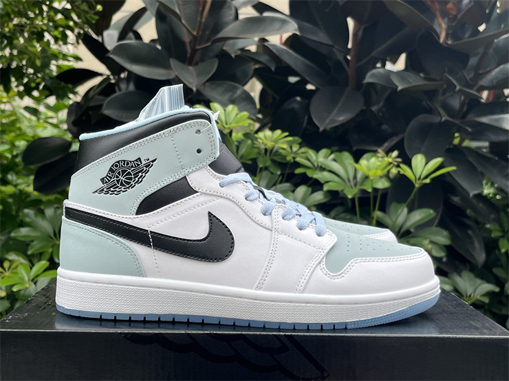 Air Jordan 1 Mid