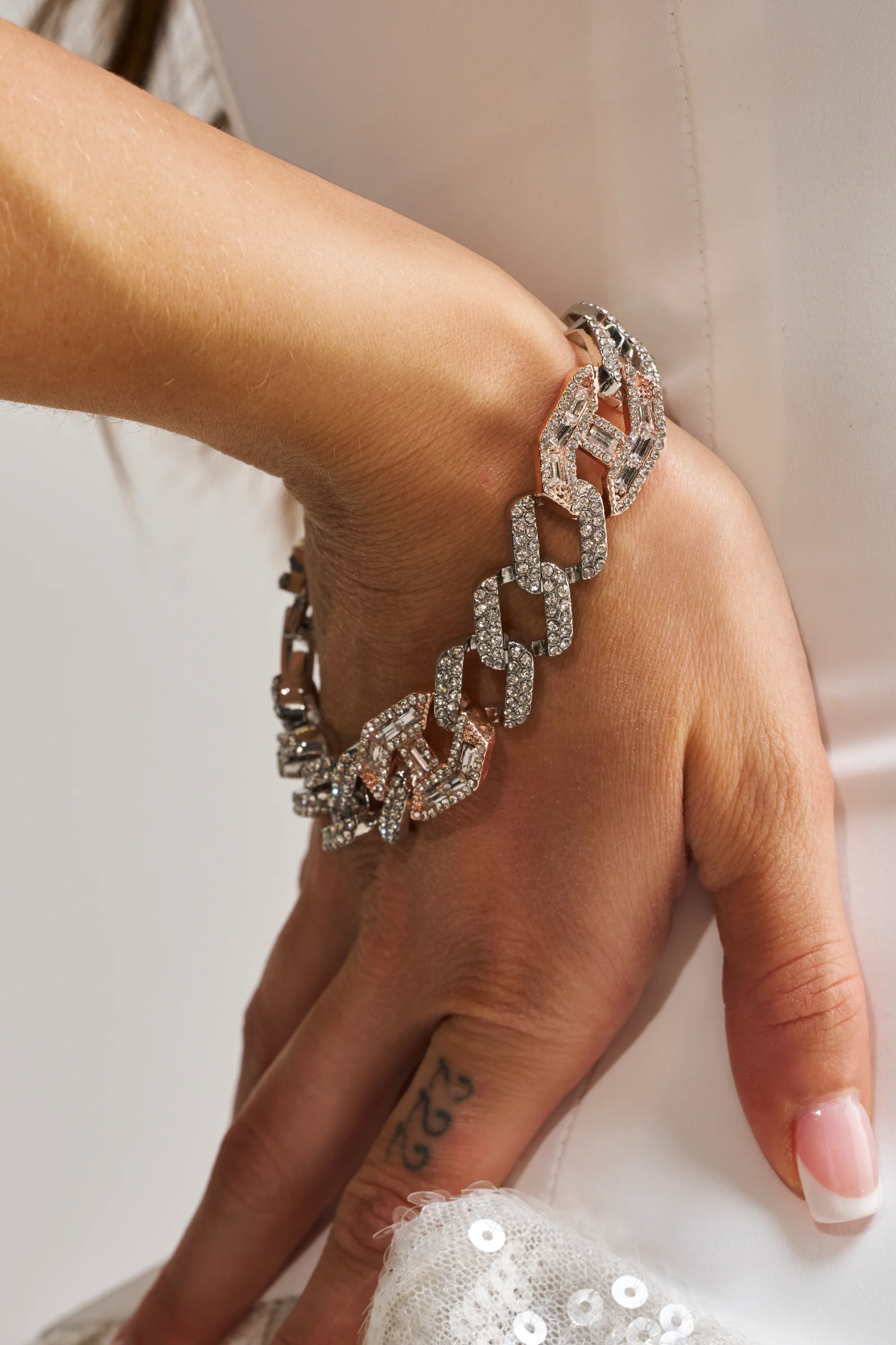 ROSES BRACELET - Akira Store
