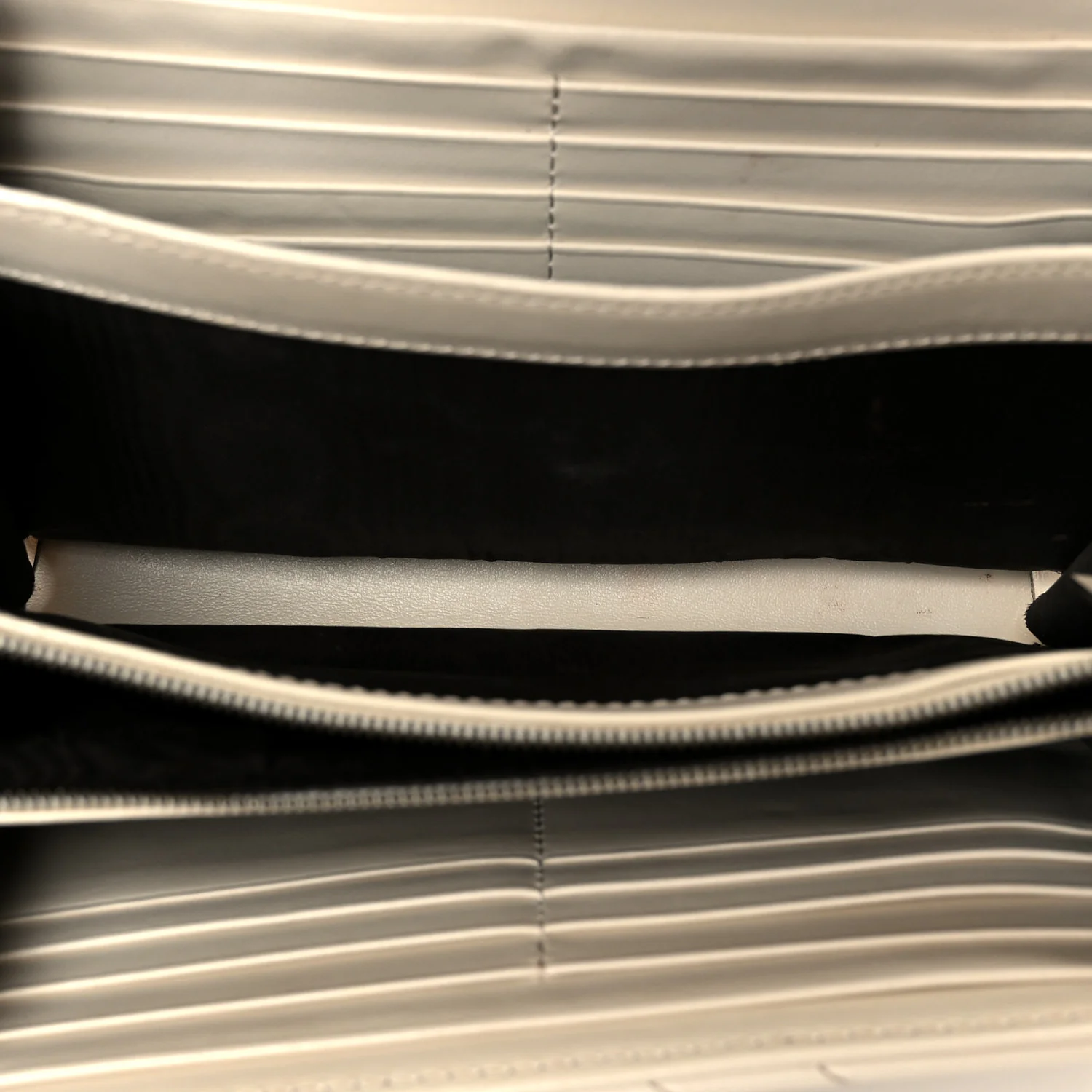 Calfskin Matelasse GG Marmont Chain Wallet Mystic White