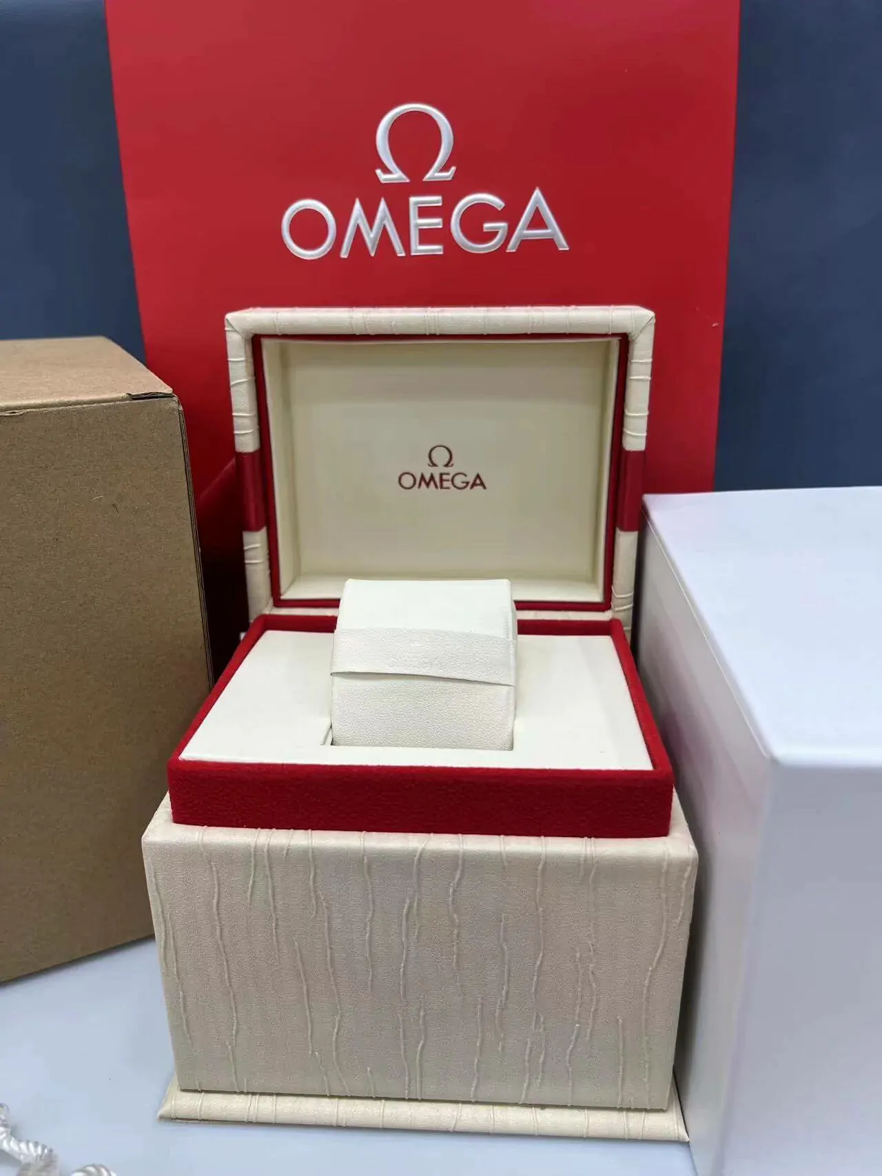 Replica Women Omega Box