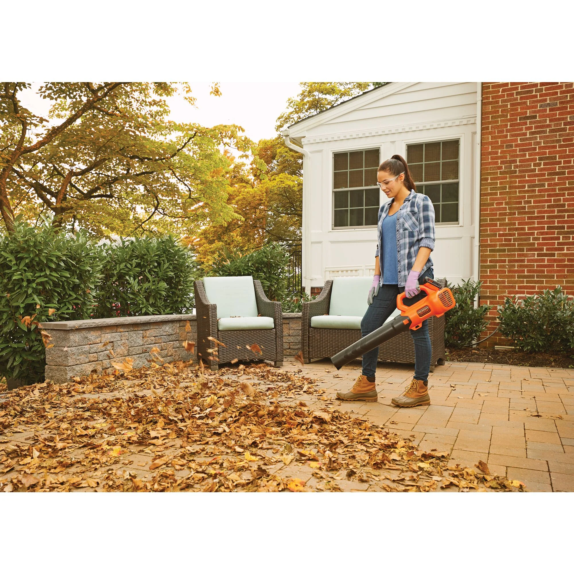 BLACK+DECKER 20V Max* Leaf Blower, Axial, 2.0 - Ah, (BCBL700D1)